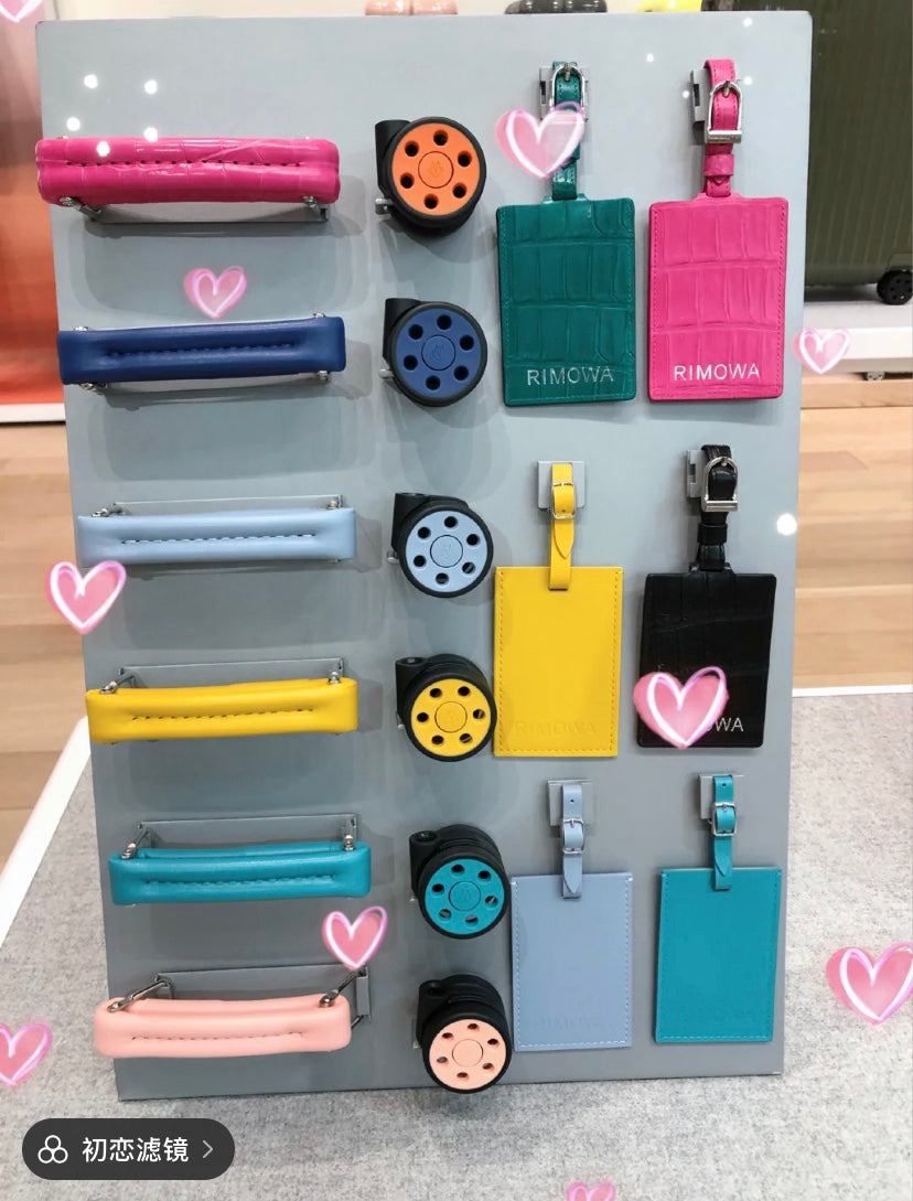 Silver Aluminum Style Spinner Suitcase with Pink Leather Handles