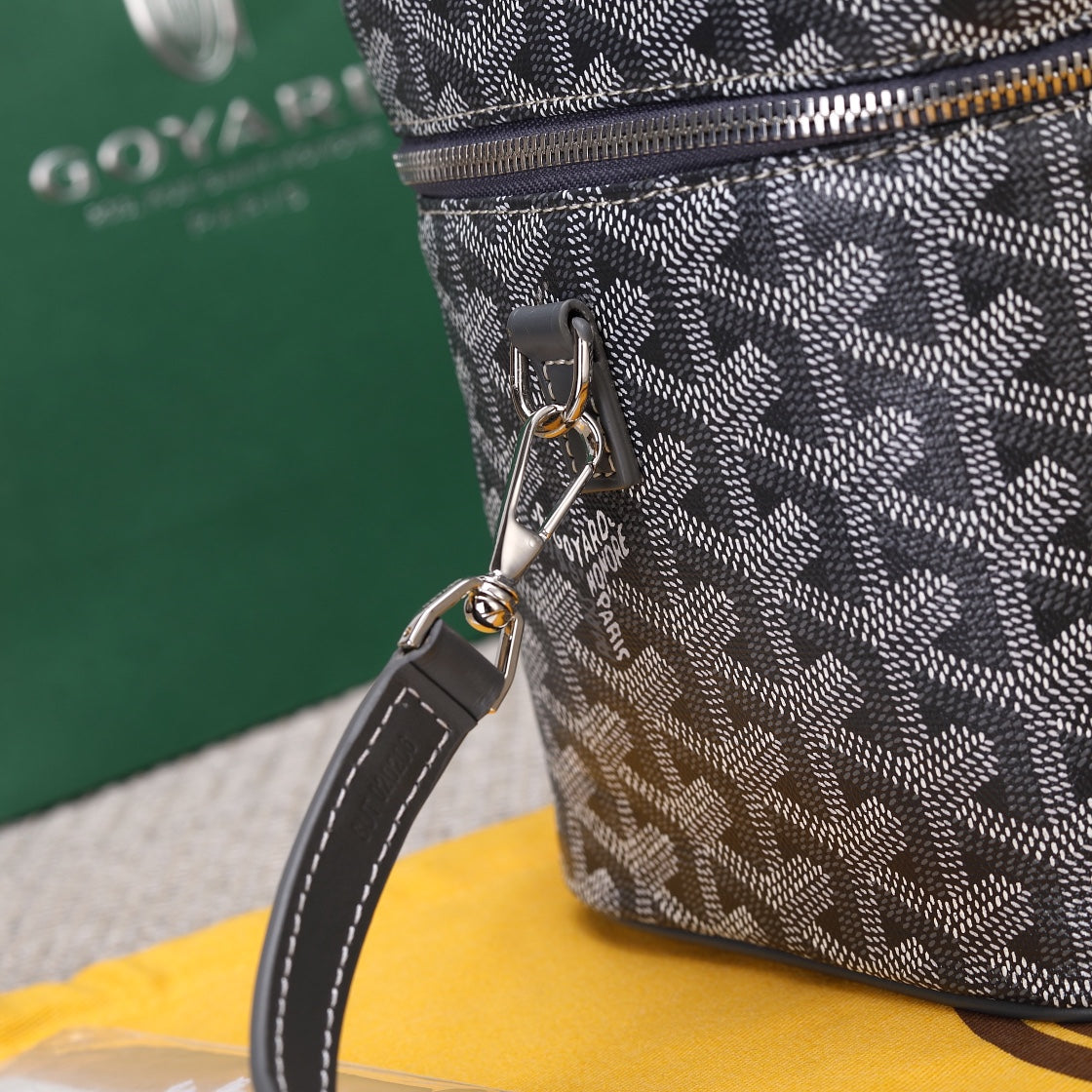 Gogy Grey Chevron Pattern Vanity Case Cosmetic Box Shoulder Bag