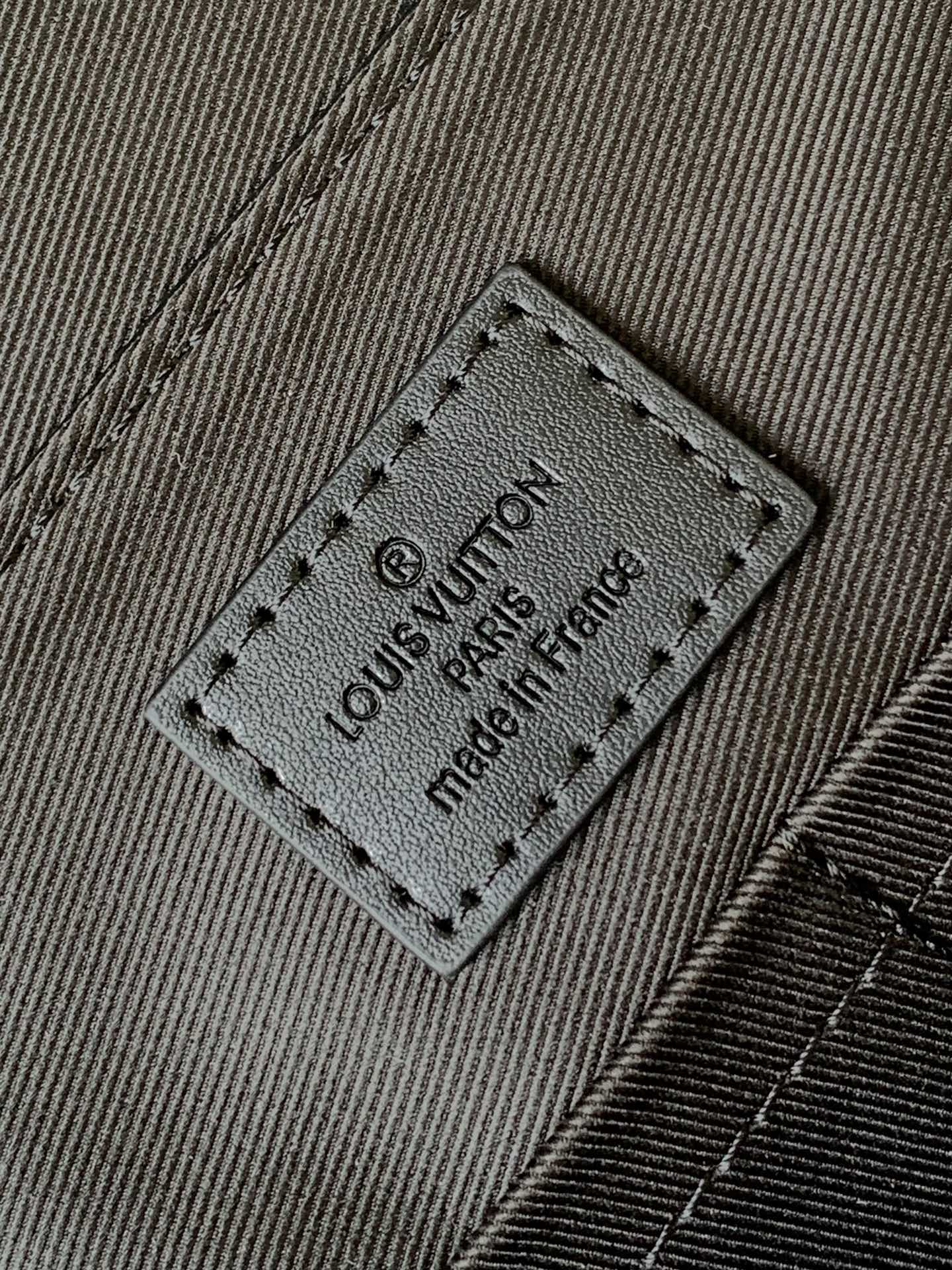 Louis Vuitton Men's Black Leather Messenger Bag - Adjustable Logo Crossbody Strap