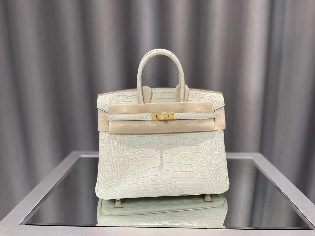 Luxurious White Crocodile Embossed Leather Handbag - Classic Top Handle Tote with Gold Hardware