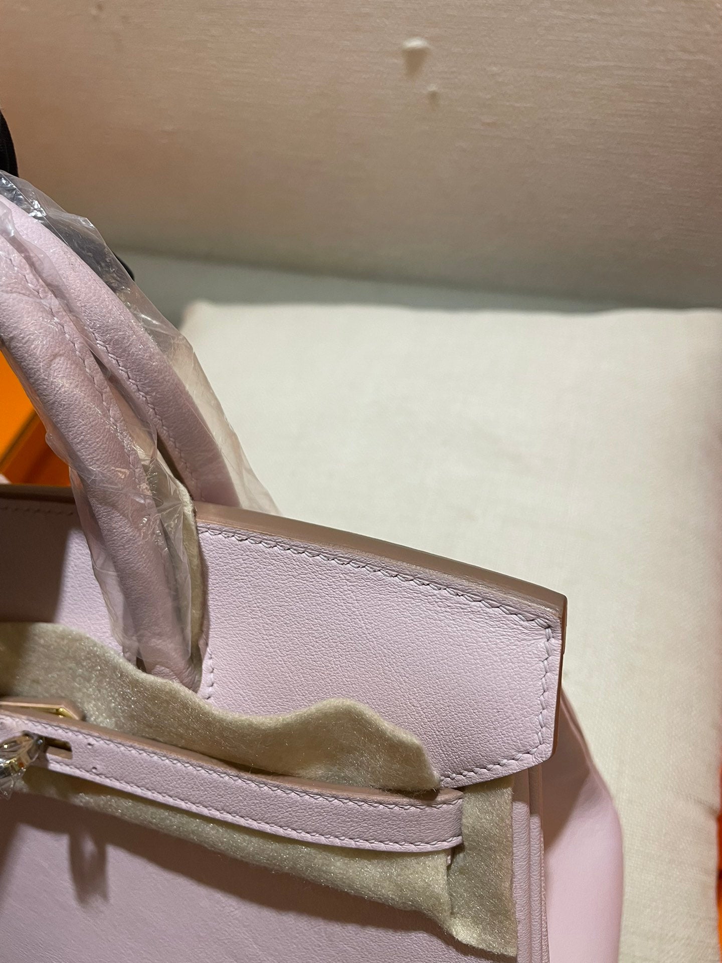 Elegant Light Pink Leather Top Handle Handbag - Luxury Style Satchel