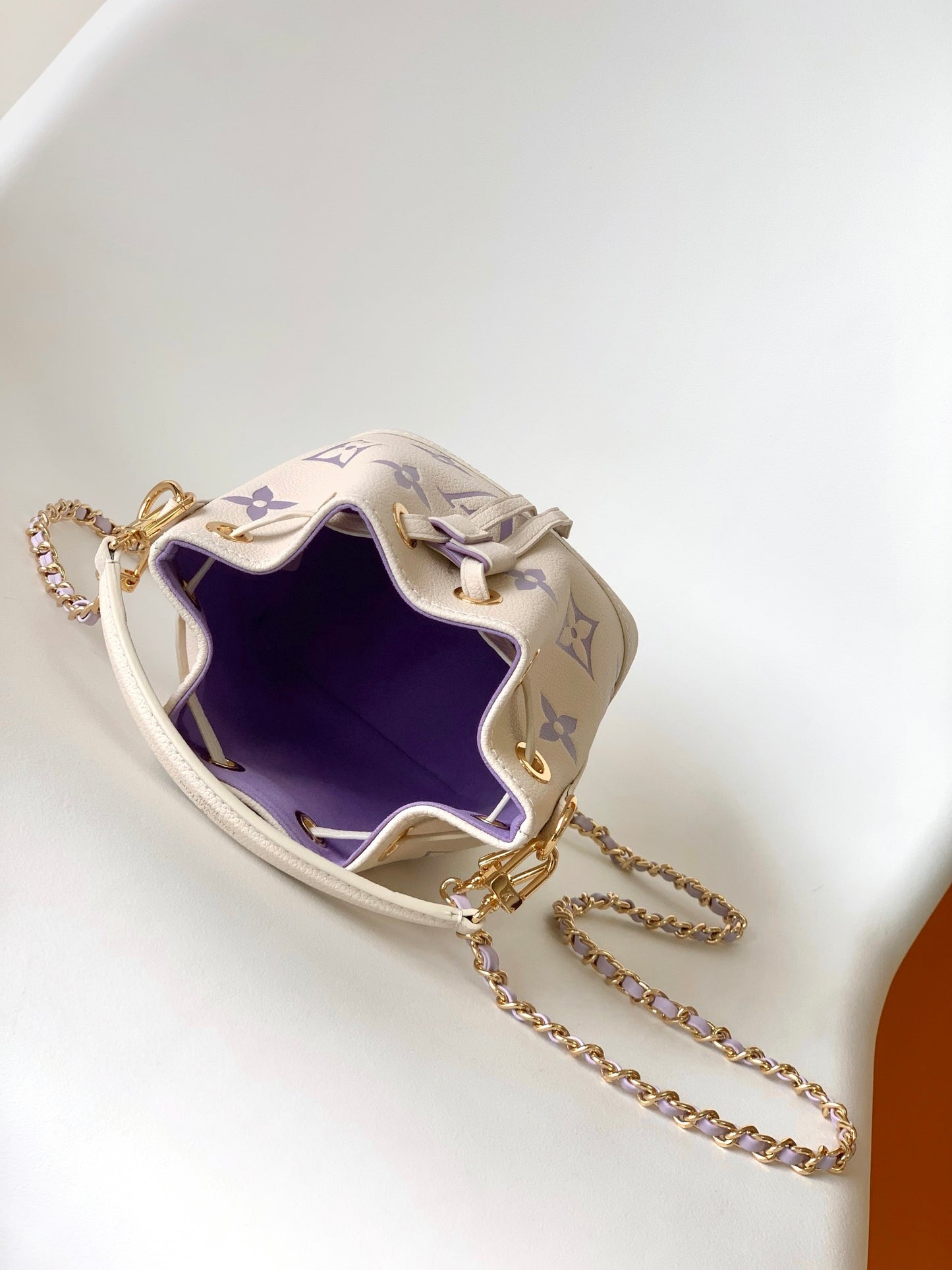 Louis Vuitton White and Lavender Monogram Leather Bucket Bag with Gold Chain Strap