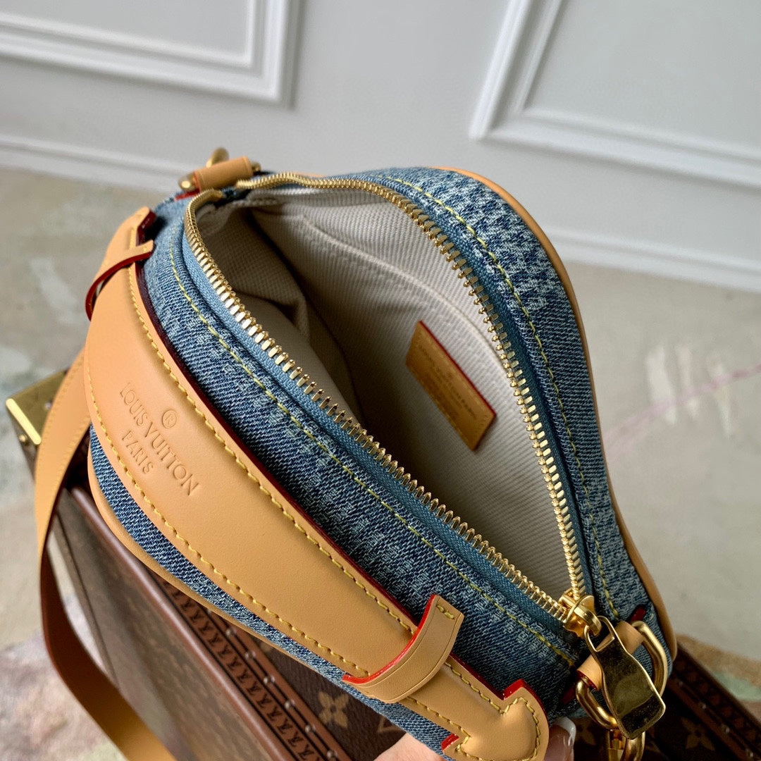 Luxury Blue Damier Denim Crossbody Camera Bag with Diagonal Zip Pocket