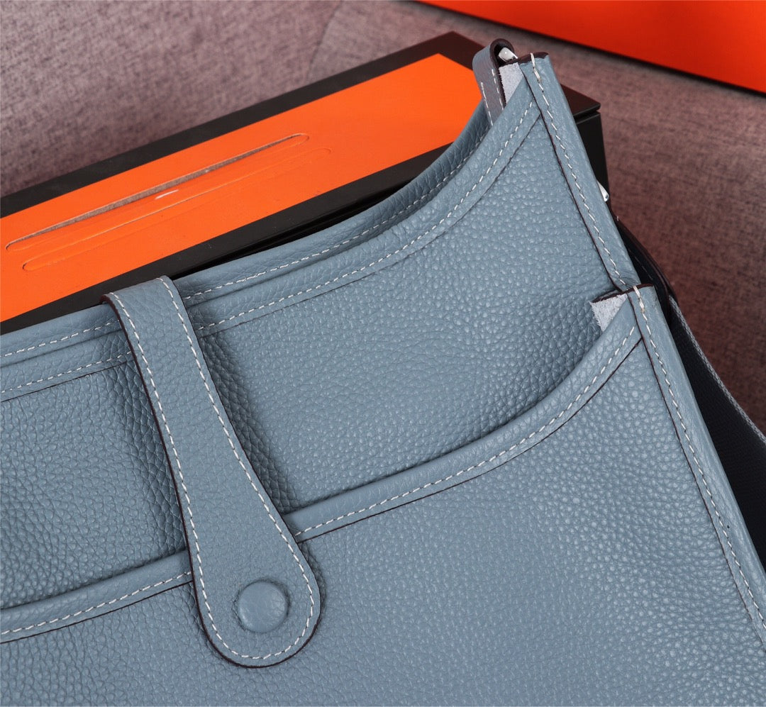 Hermès Evelyne III 29 PM Shoulder Bag Blue Clemence Leather