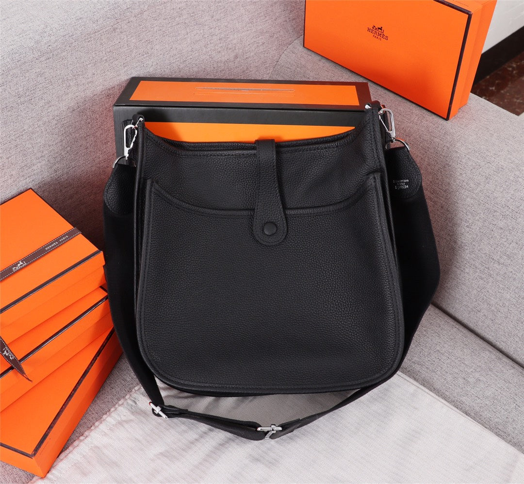 Hermès Evelyne III PM Crossbody Bag - Black Clemence Leather - Silver Hardware