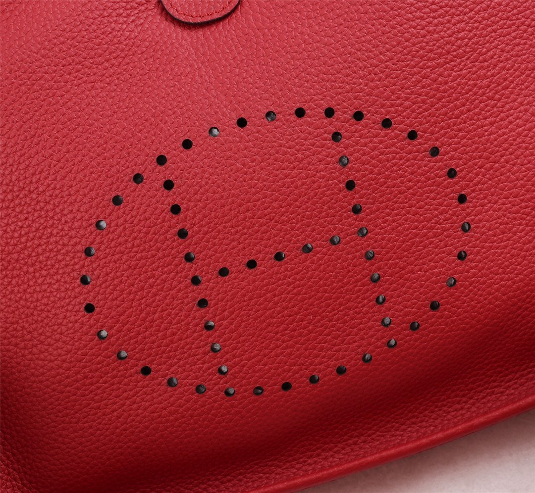 Hermès Evelyne III 29 PM Shoulder Bag Red Leather