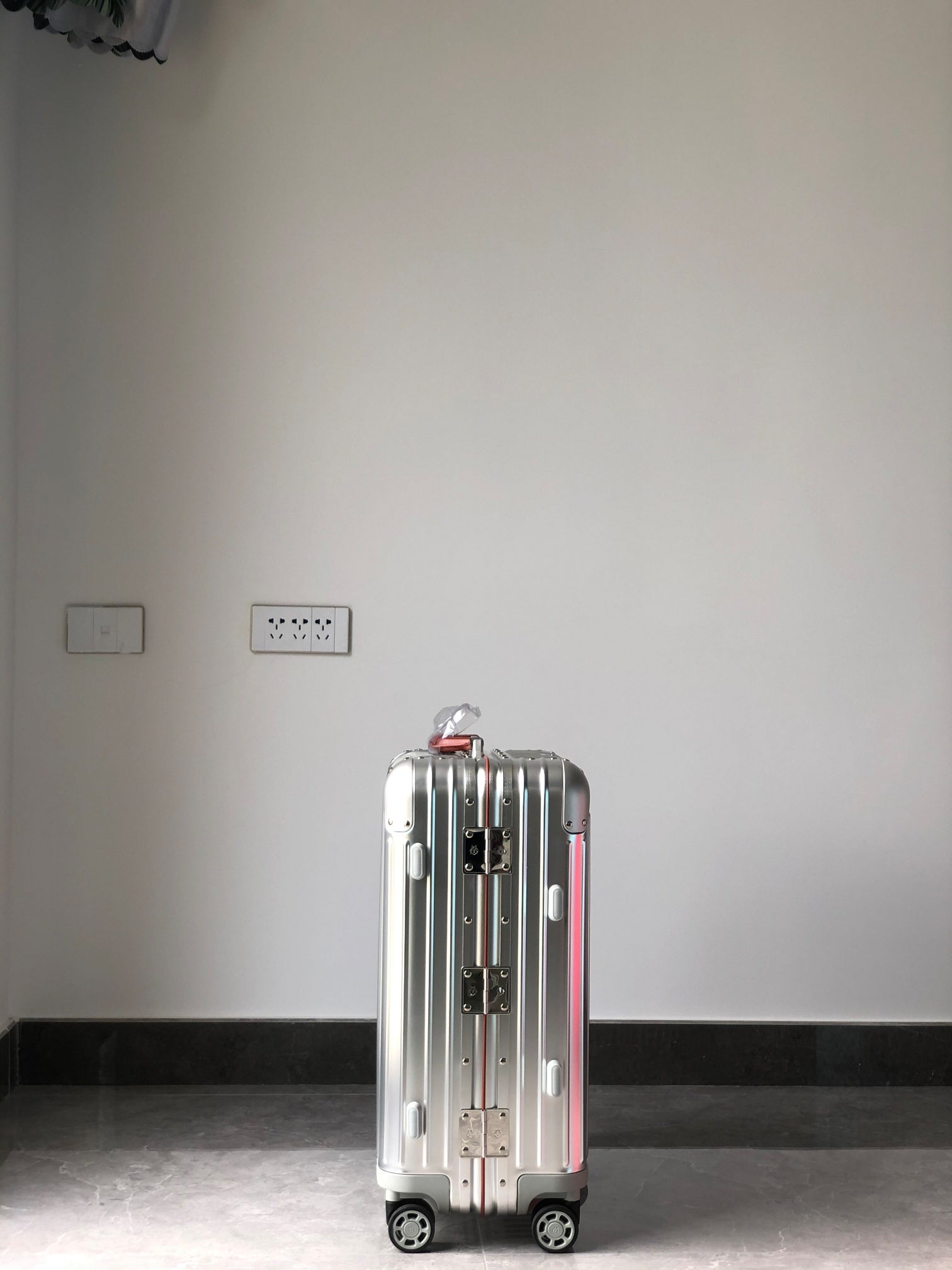 Modern Silver Metallic Ribbed Hardshell Carry-On Travel Suitcase