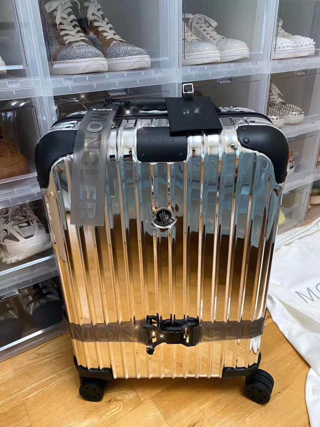 Reflective Silver Aluminum Hardside Carry-On Luggage