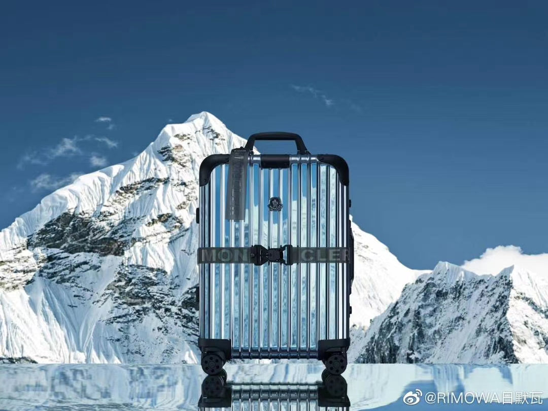 Metallic Silver Ribbed Carry-On Luggage with Spinner Wheels