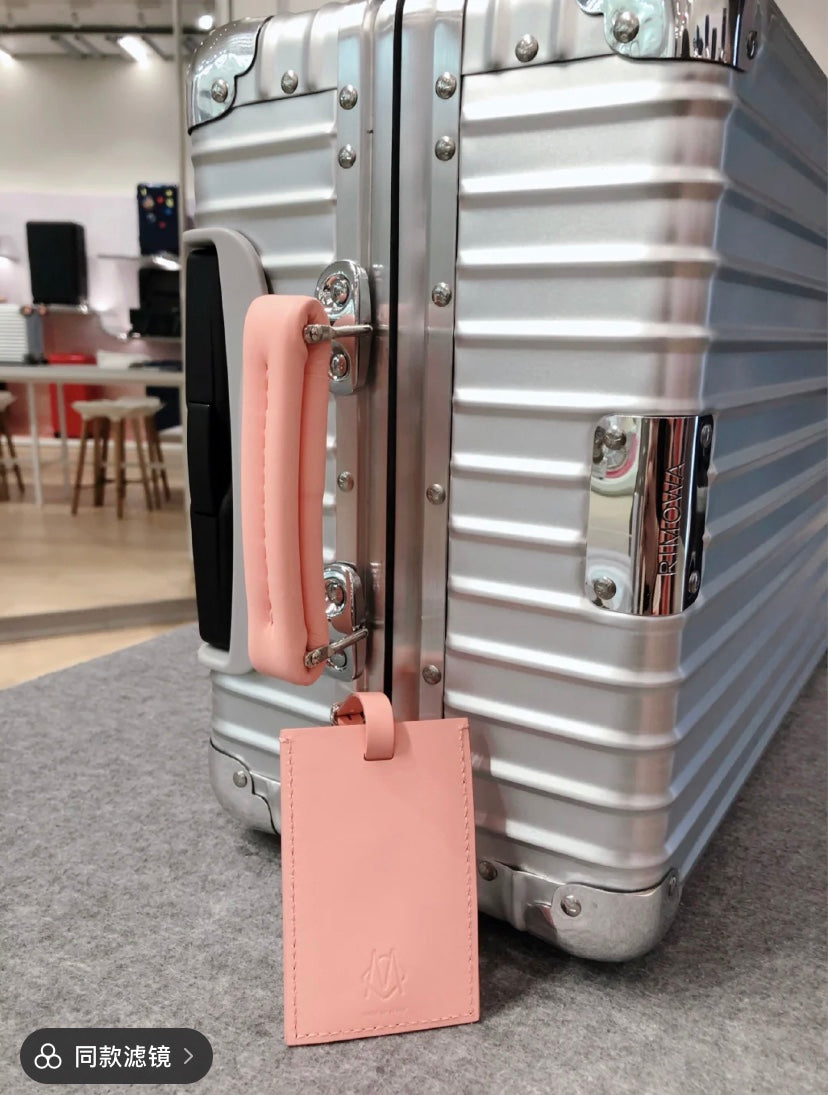 Silver Aluminum Style Spinner Suitcase with Pink Leather Handles