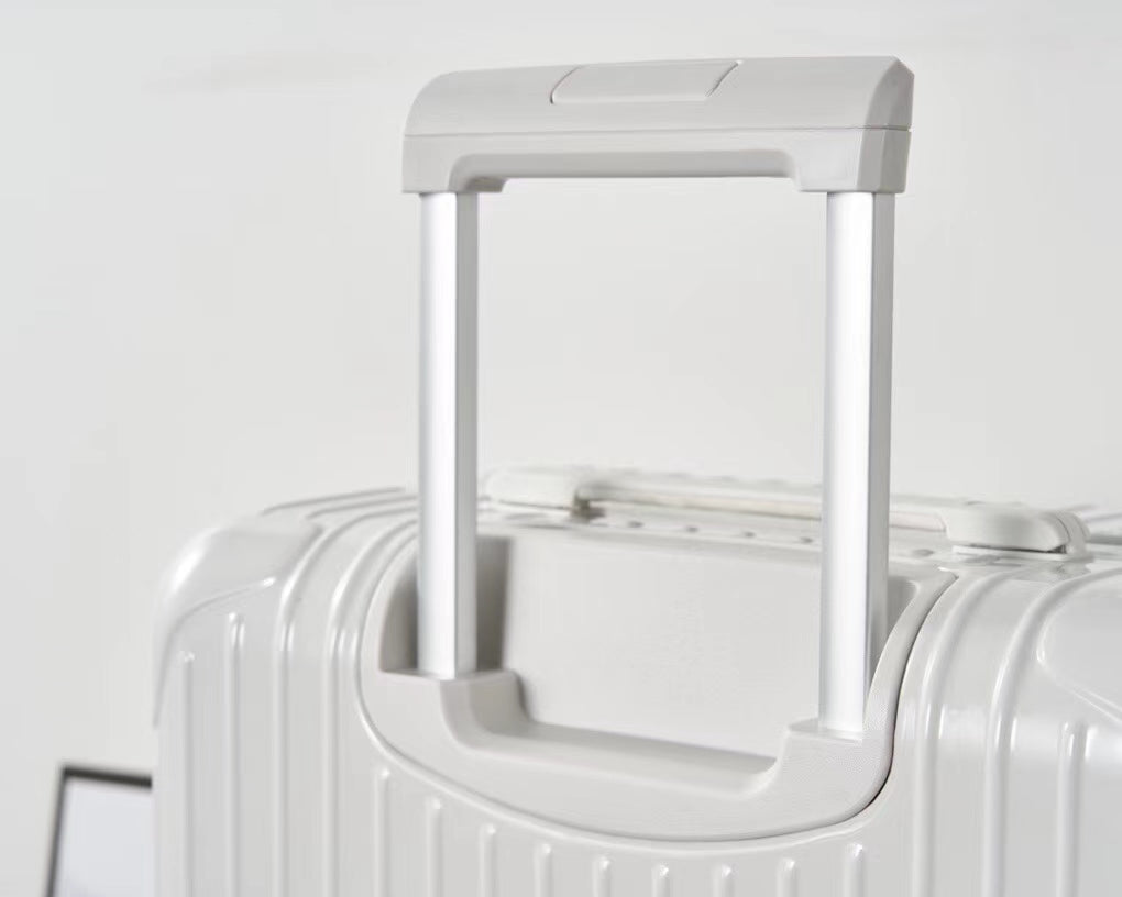 Minimalist White Hardshell Spinner Suitcase 3-Piece Set