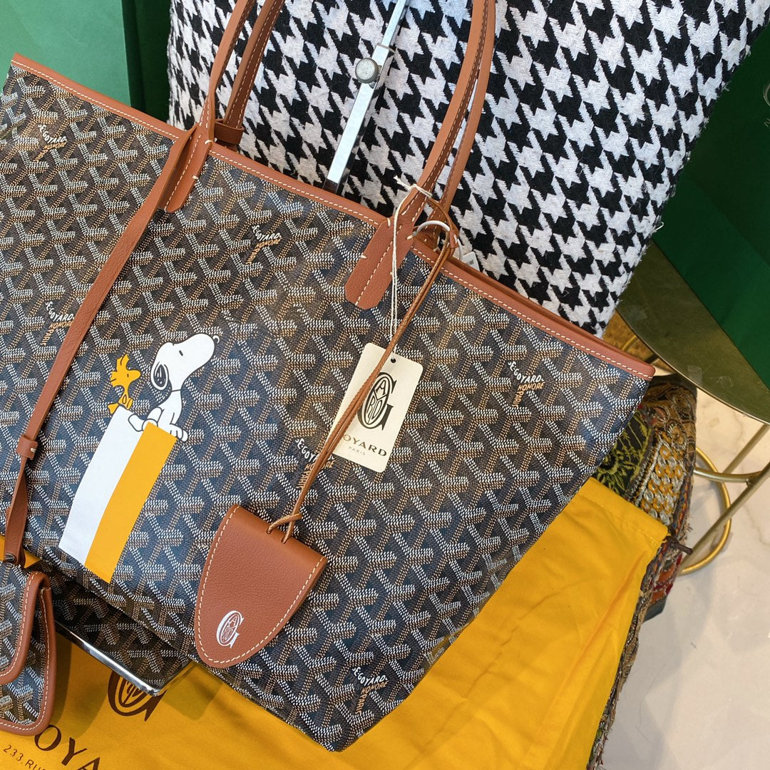 Gogy Classic Chevron Pattern Tote Bag with Cartoon Dog and Matching Pouch