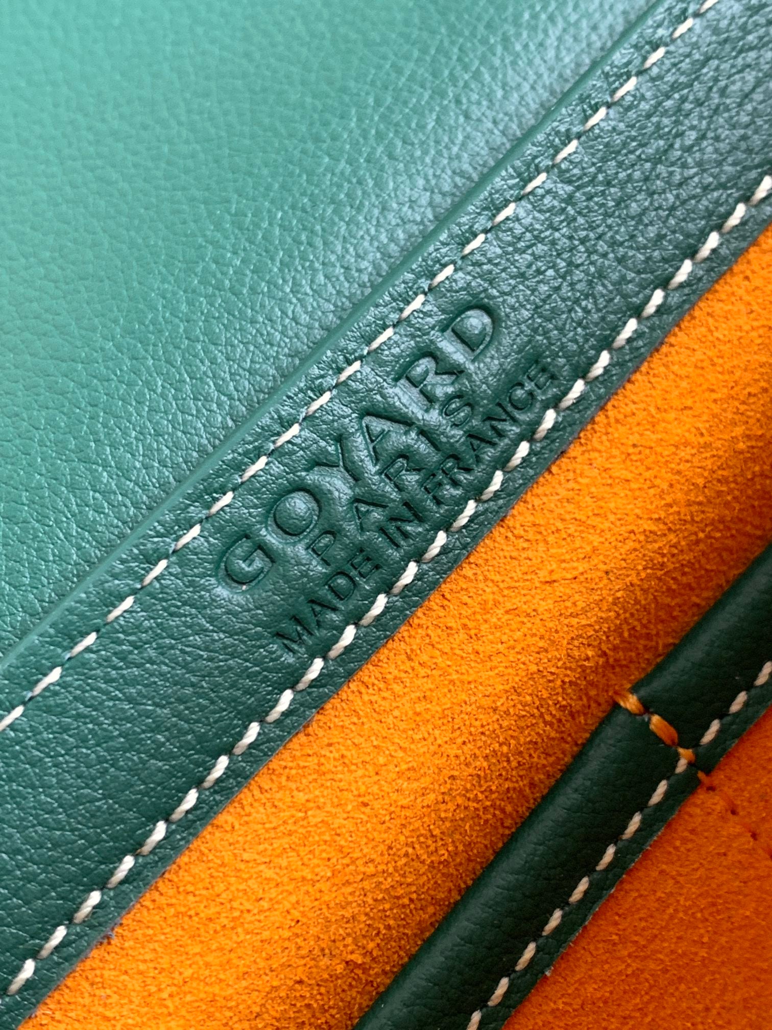 Gogy Classic Green Leather Crossbody Bag with Chevron Pattern and Silver Buckle