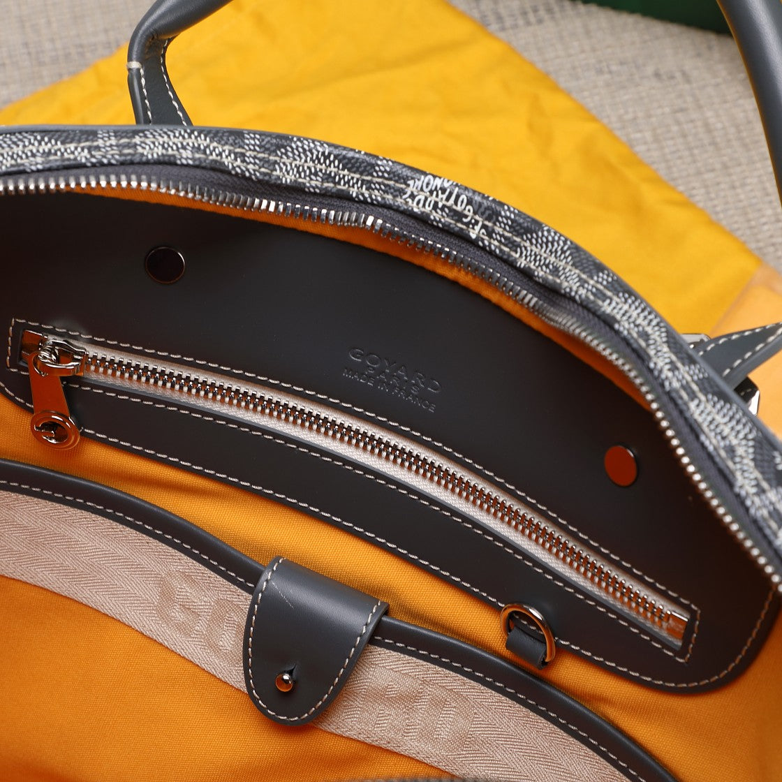 Gogy Classic Grey Chevron Pattern Leather Briefcase Messenger Bag