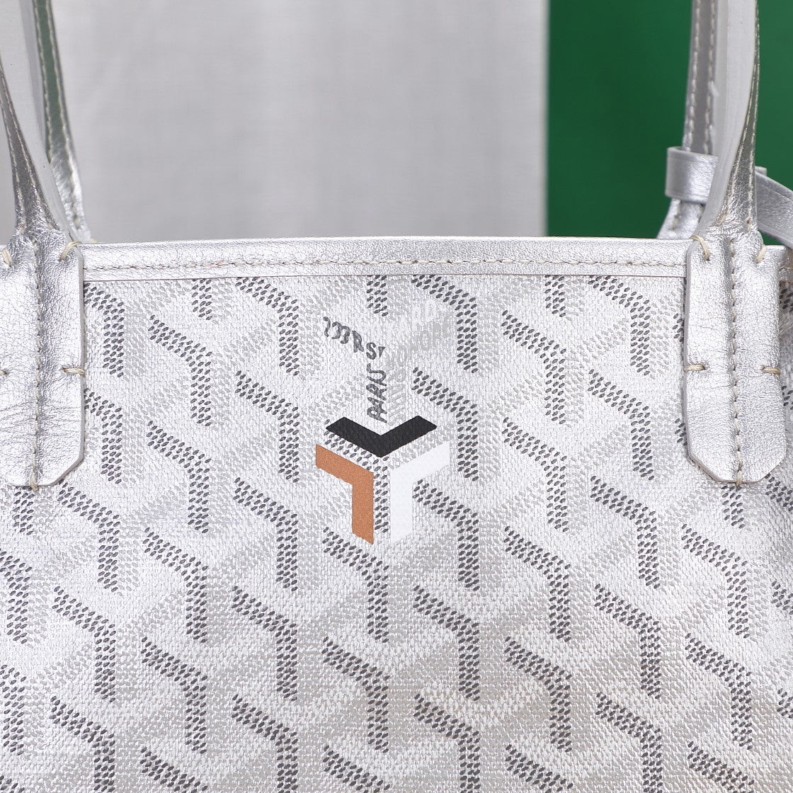 Gogy Classic Silver Geometric Pattern Tote Bag and Pouch Set