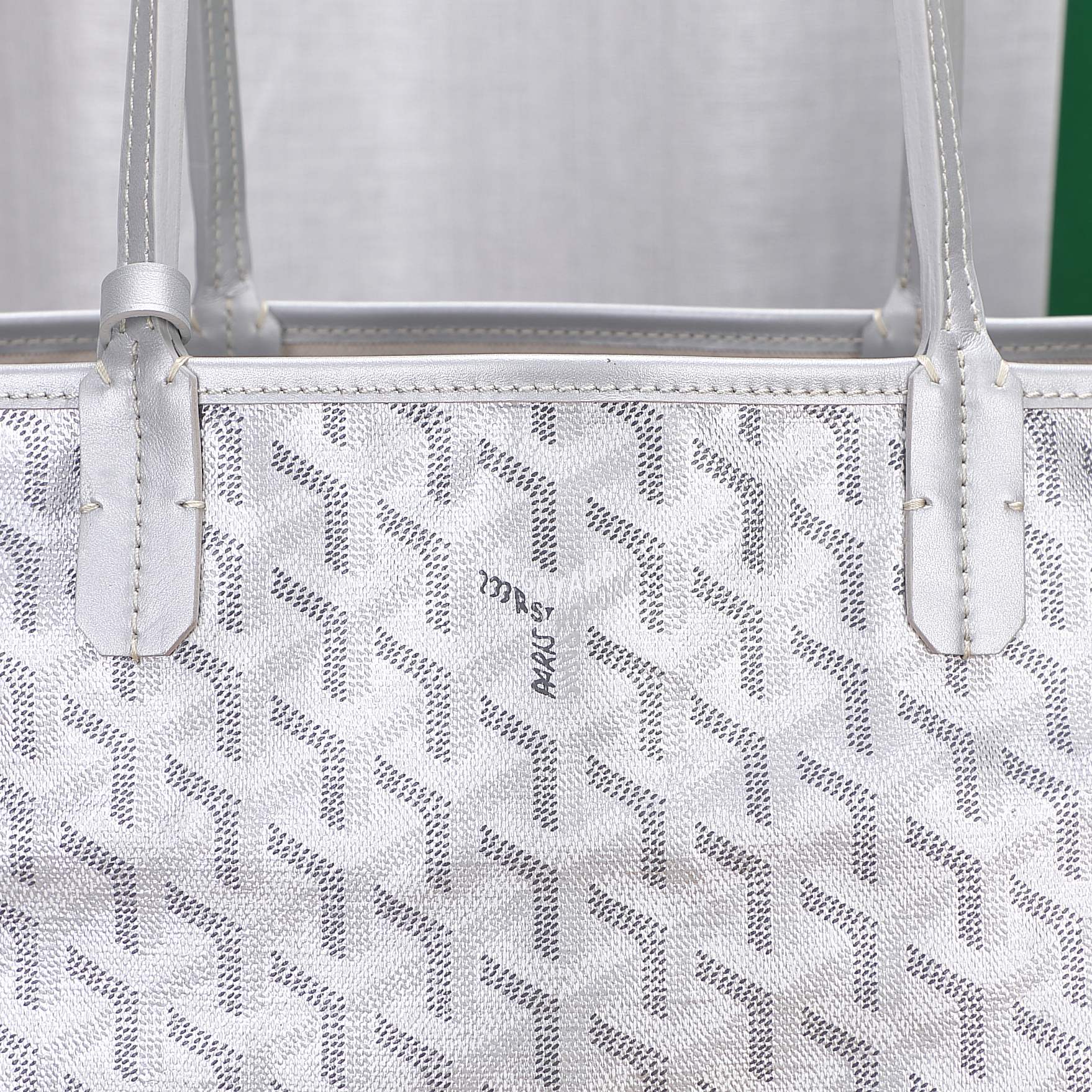 Gogy Classic Silver Geometric Pattern Tote Bag and Pouch Set