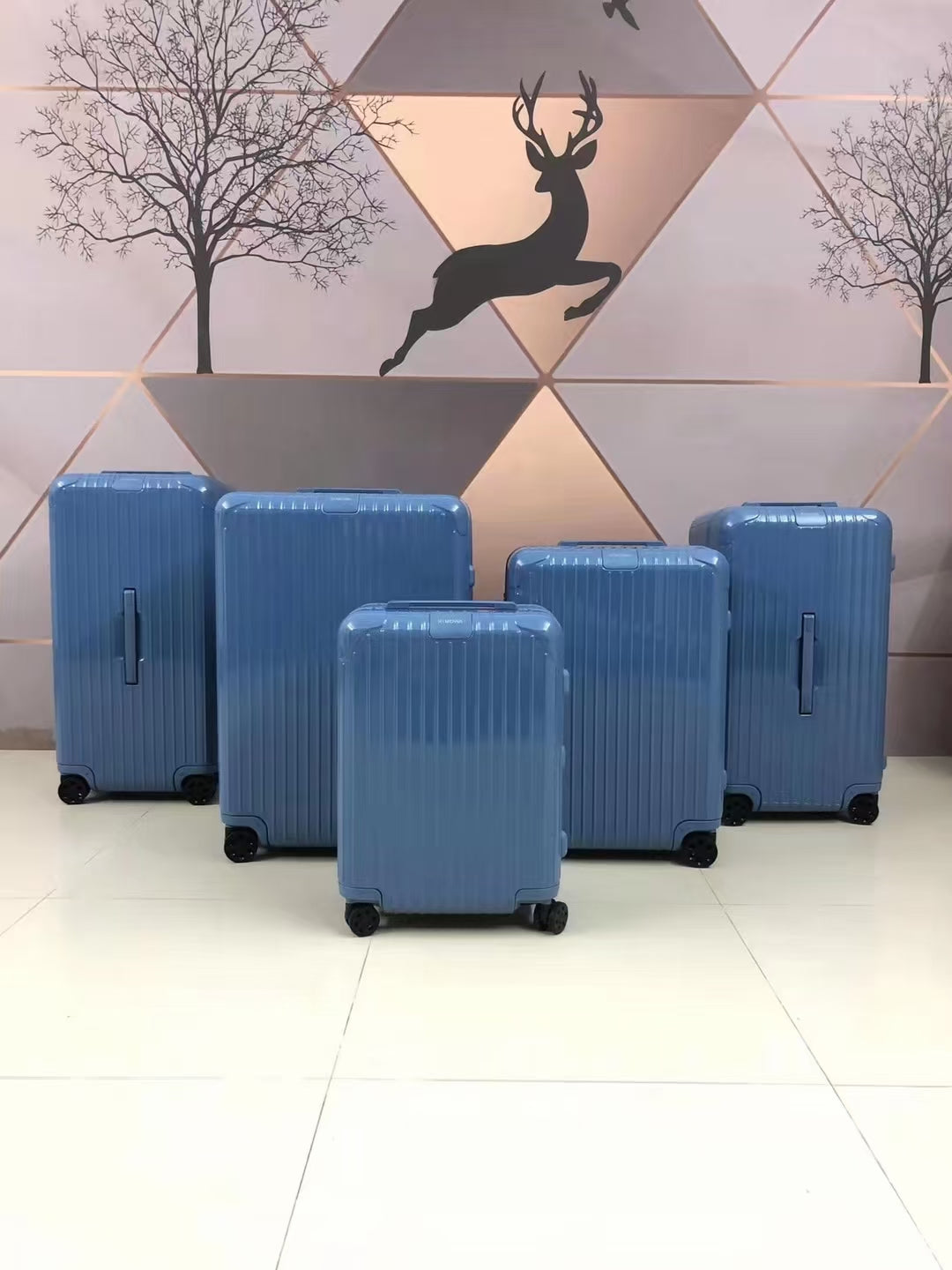 5-Piece Blue Hardside Spinner Luggage Set with Ribbed Design