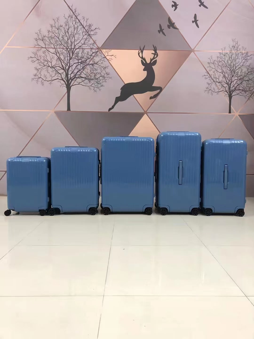 5-Piece Blue Hardside Spinner Luggage Set with Ribbed Design
