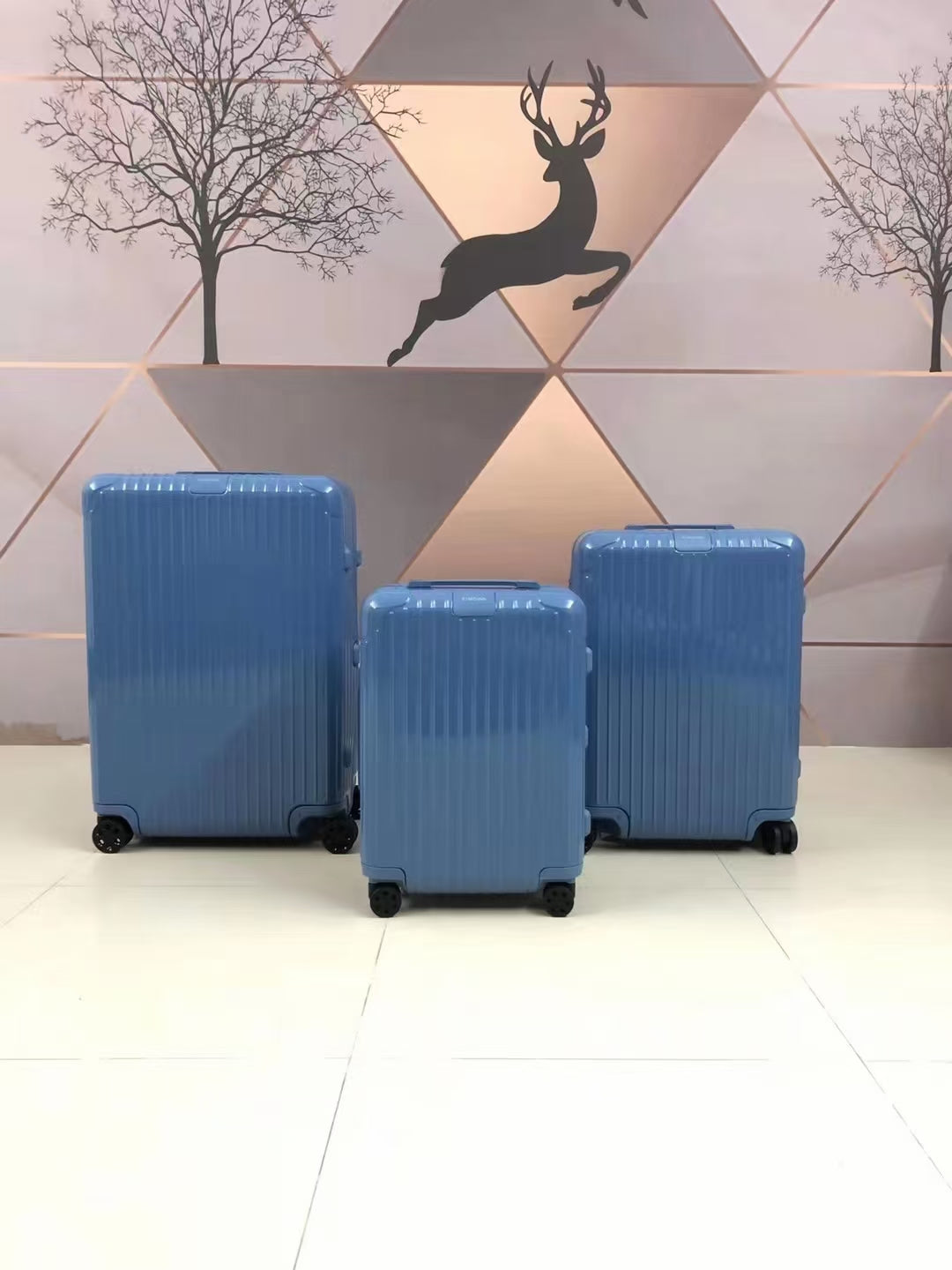 5-Piece Blue Hardside Spinner Luggage Set with Ribbed Design