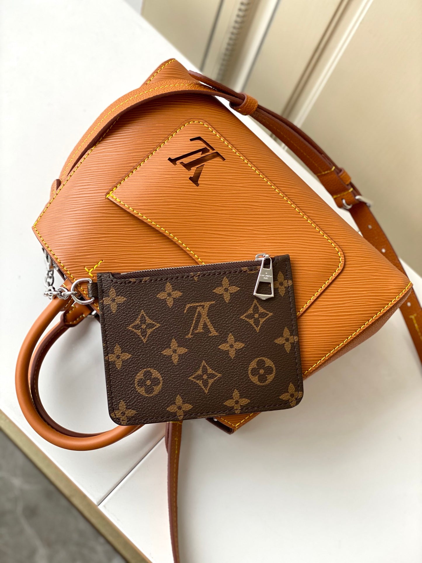 Louis Vuitton Camel Textured Leather Tote Handbag with Detachable Crossbody Strap