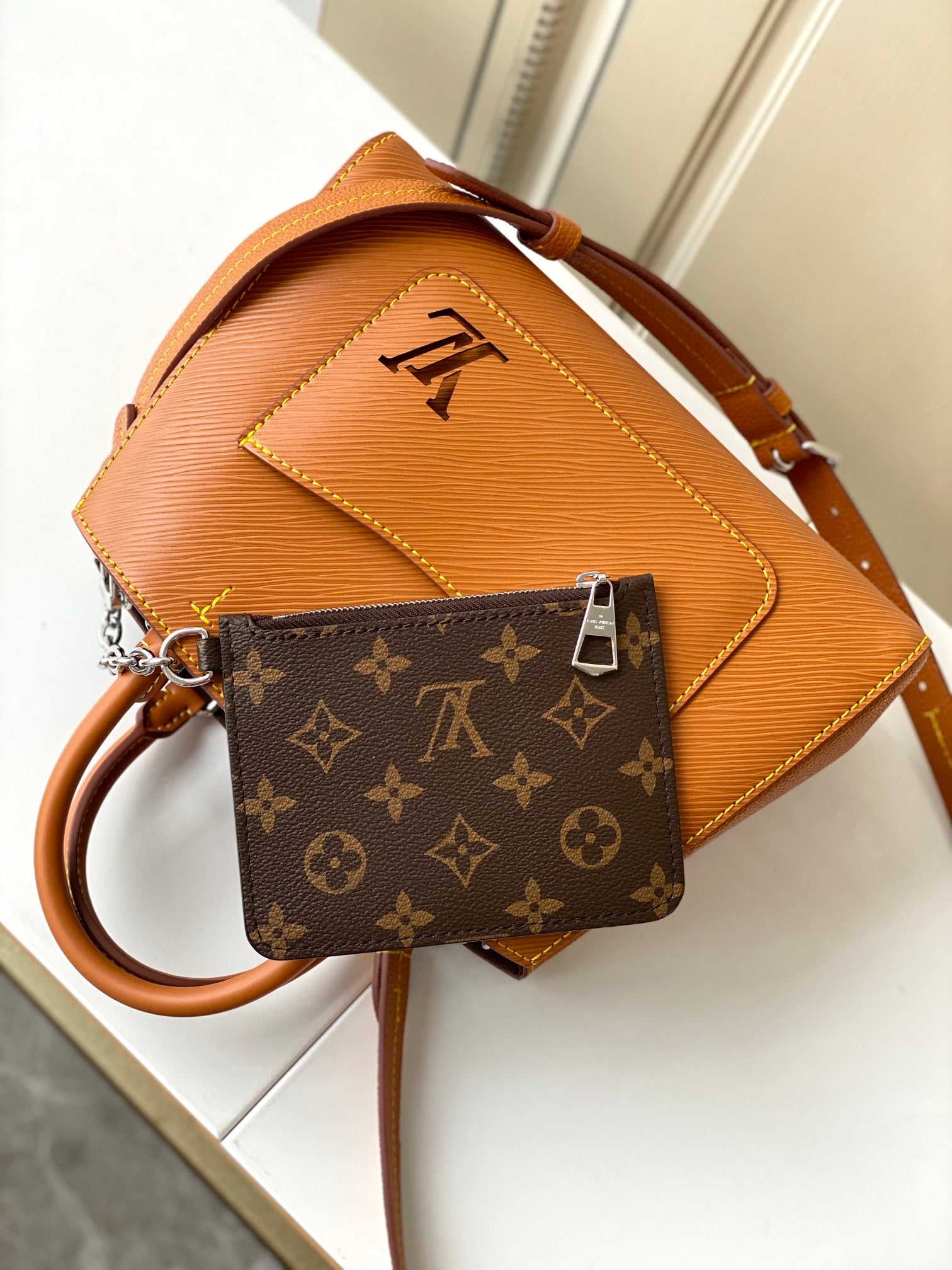 Louis Vuitton Camel Textured Leather Tote Handbag with Detachable Crossbody Strap