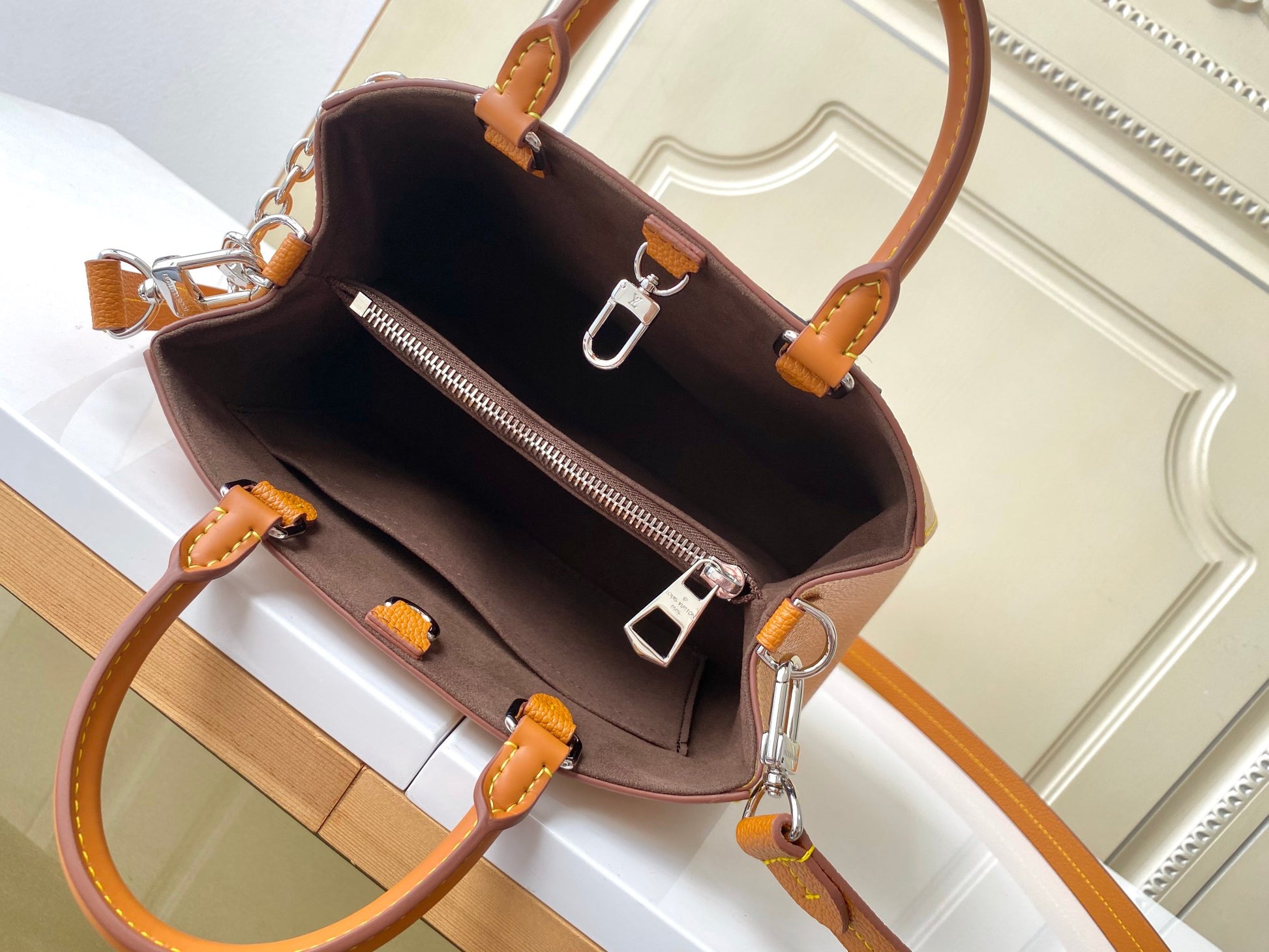 Louis Vuitton Camel Textured Leather Tote Handbag with Detachable Crossbody Strap
