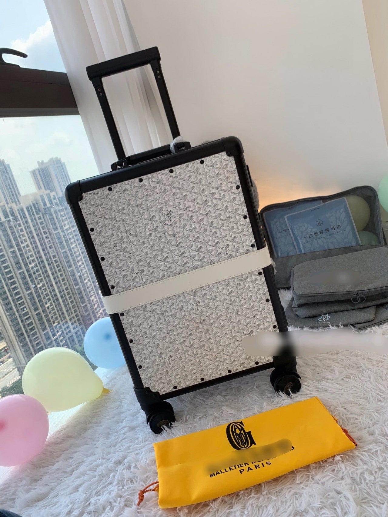 Vintage Monogram Pattern Hardside Spinner Luggage with Black Trim