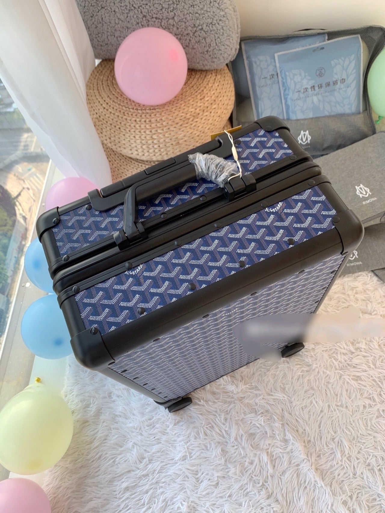 Blue Geometric Chevron Print Carry-On Spinner Luggage Suitcase