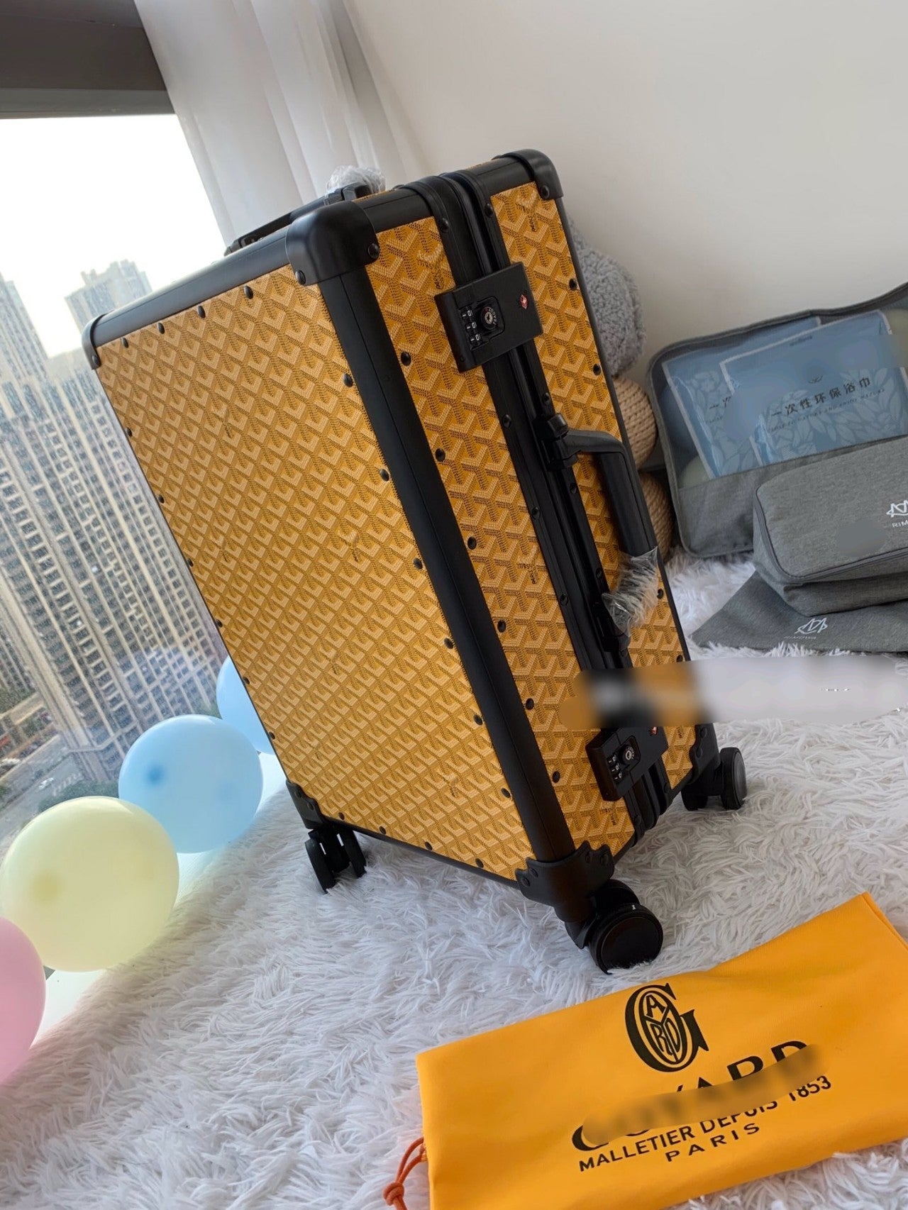 Yellow Geometric Chevron Print Carry-On Spinner Luggage Suitcase