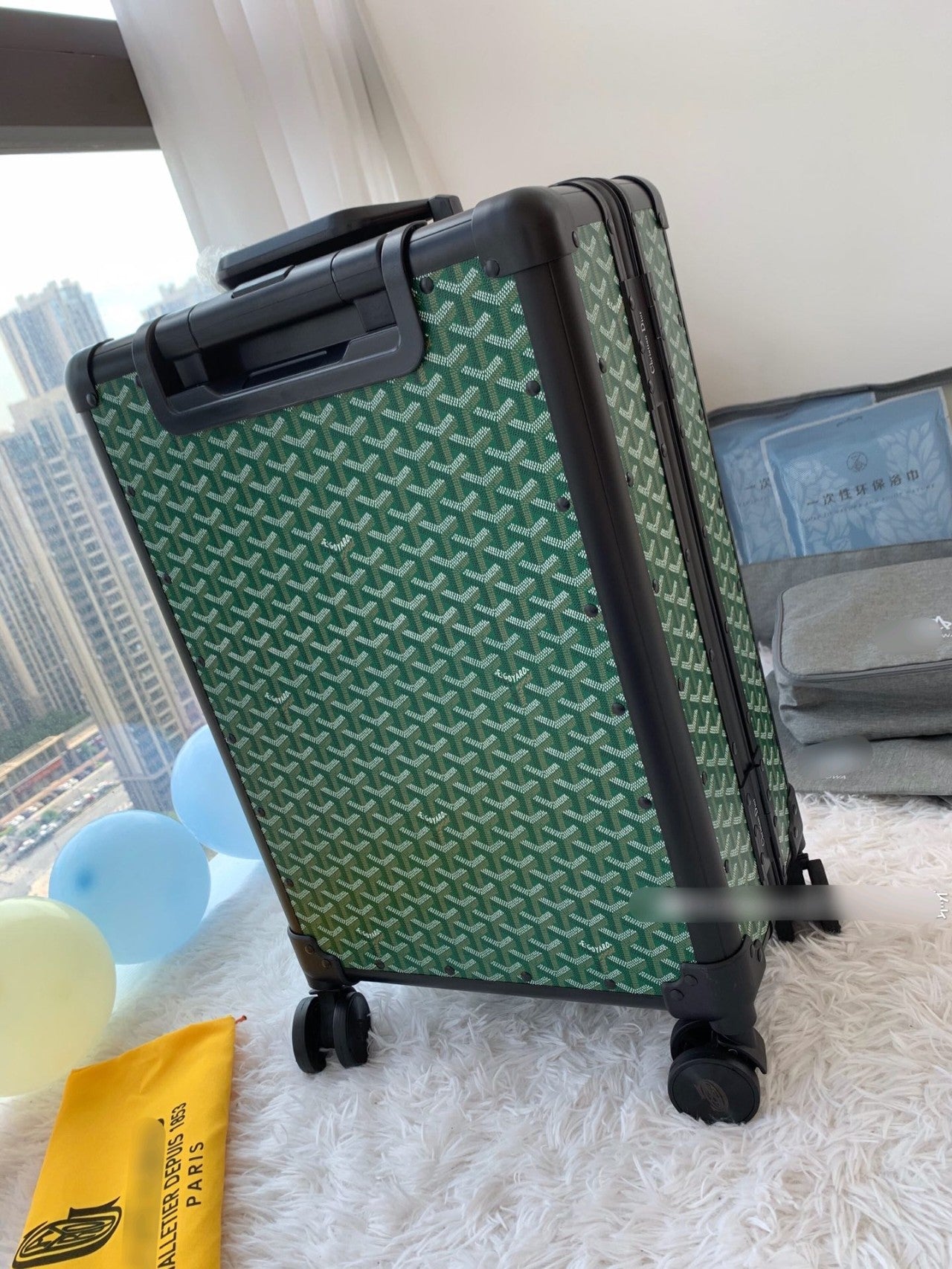Green Chevron Print Hard Shell Rolling Suitcase Travel Luggage