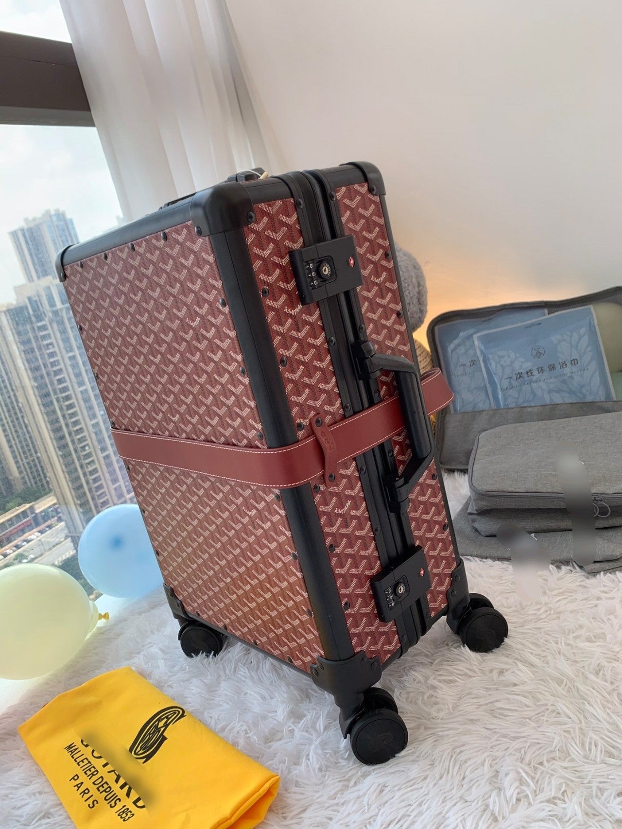 Luxury Red Chevron Monogram Spinner Luggage Rolling Suitcase