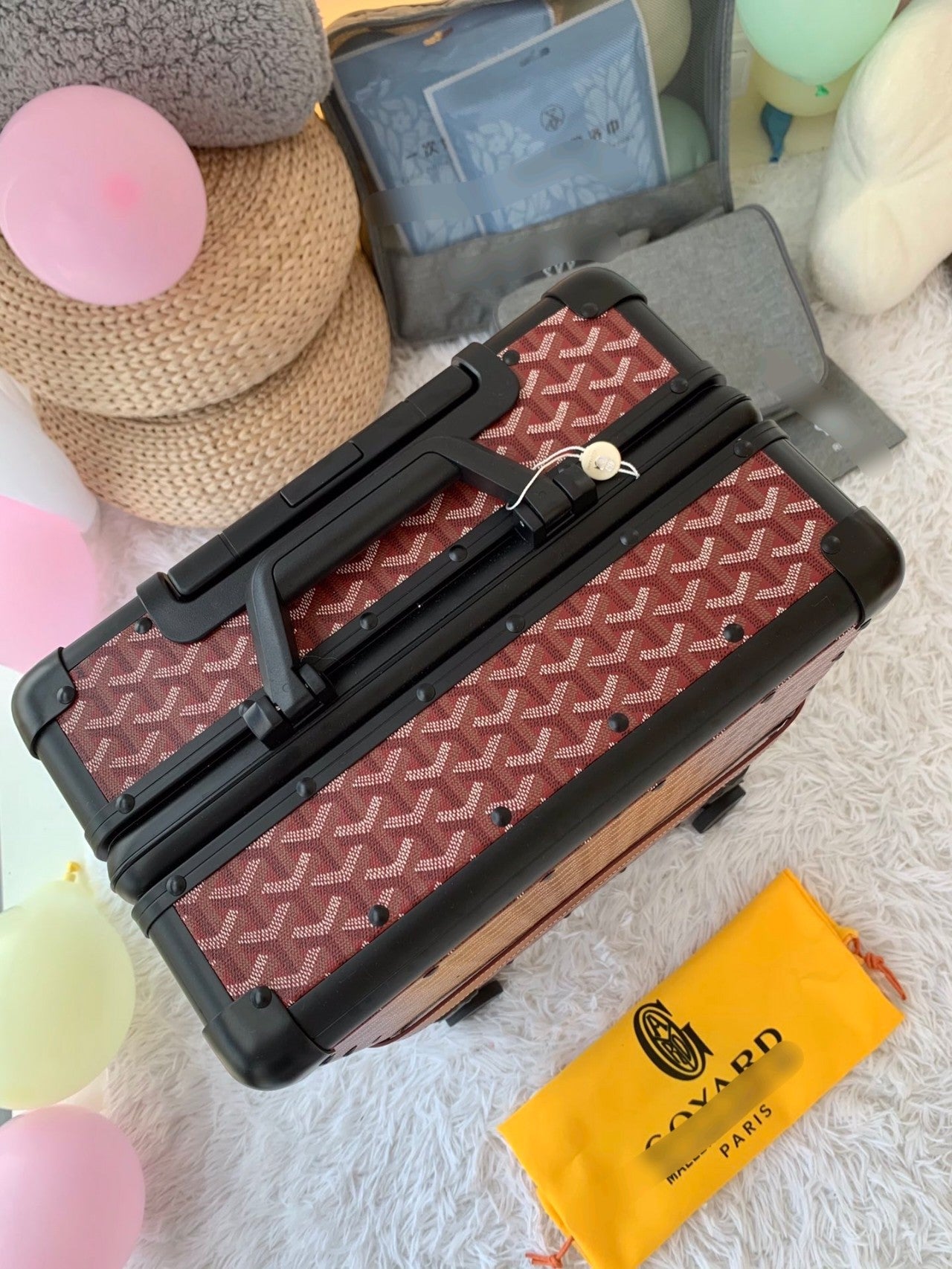 Luxury Red Chevron Monogram Spinner Luggage Rolling Suitcase