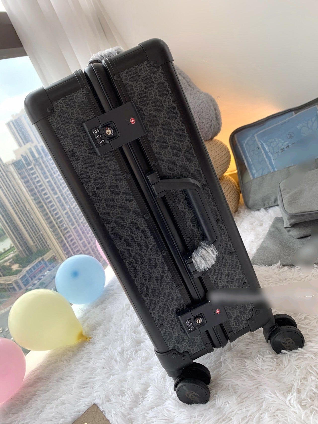 Classic Black Checkered Spinner Suitcase Rolling Travel Luggage