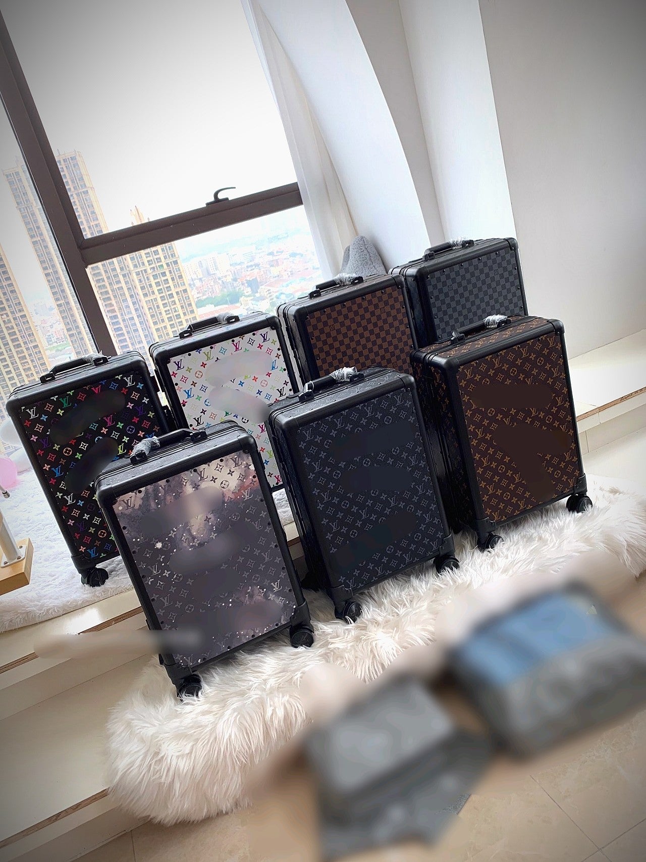 Premium Hardside Spinner Luggage Set with Modern Patterns