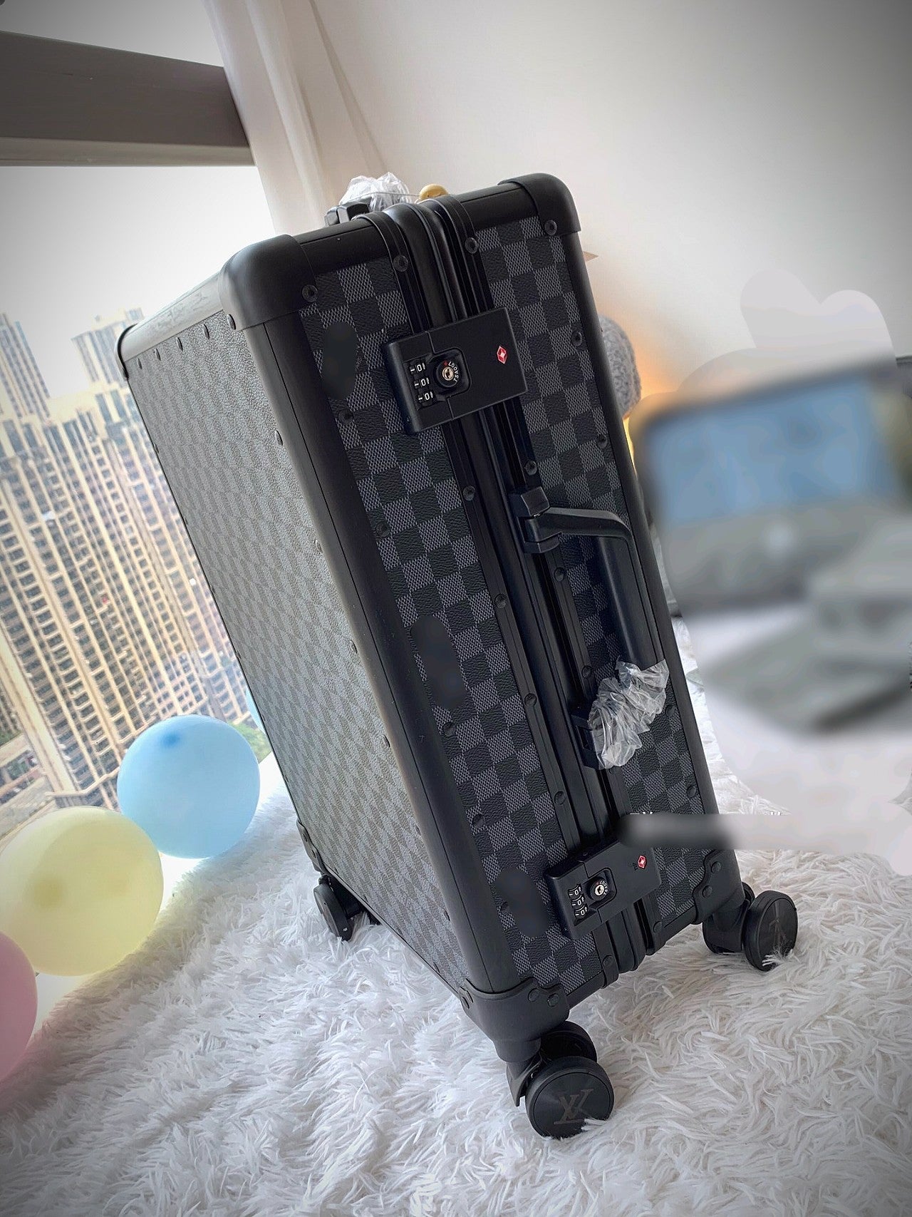 Luxury Grey Checkered Hard Shell Rolling Suitcase with Spinner Wheels