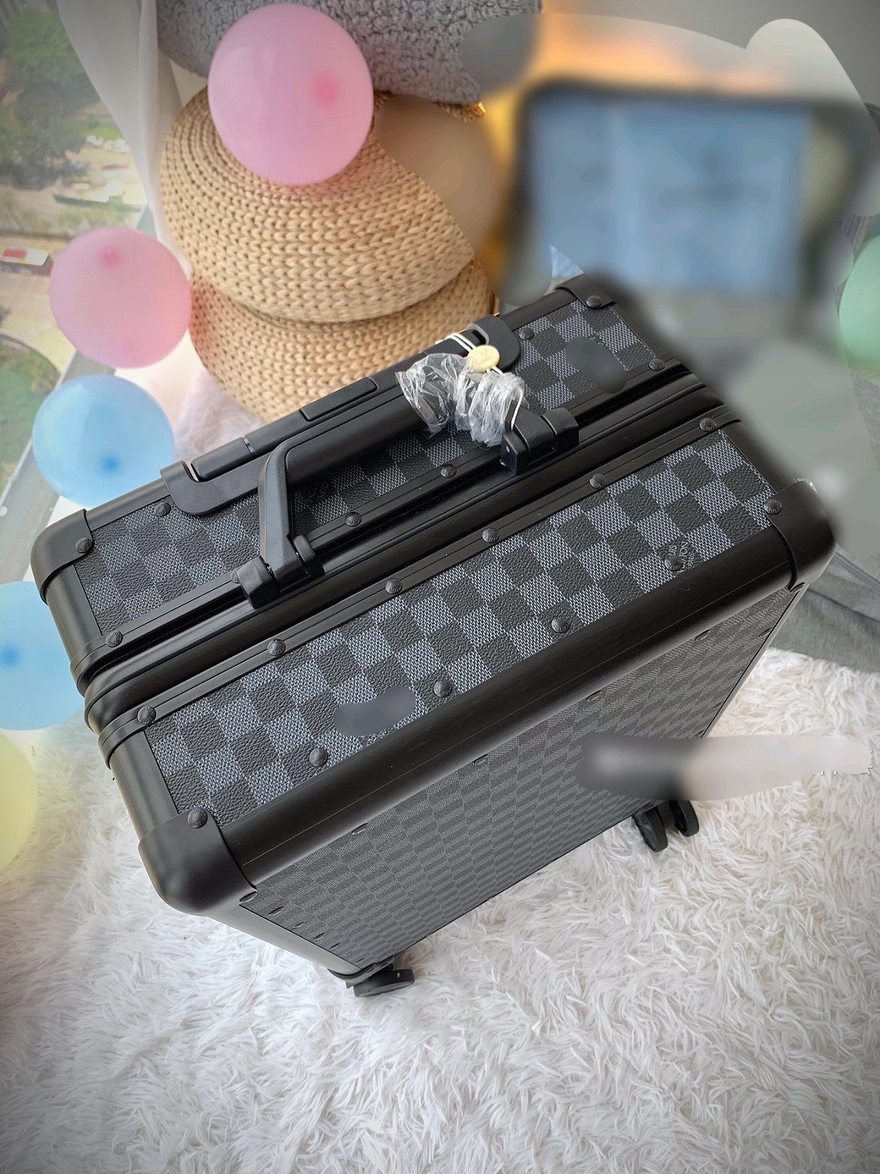 Luxury Grey Checkered Hard Shell Rolling Suitcase with Spinner Wheels