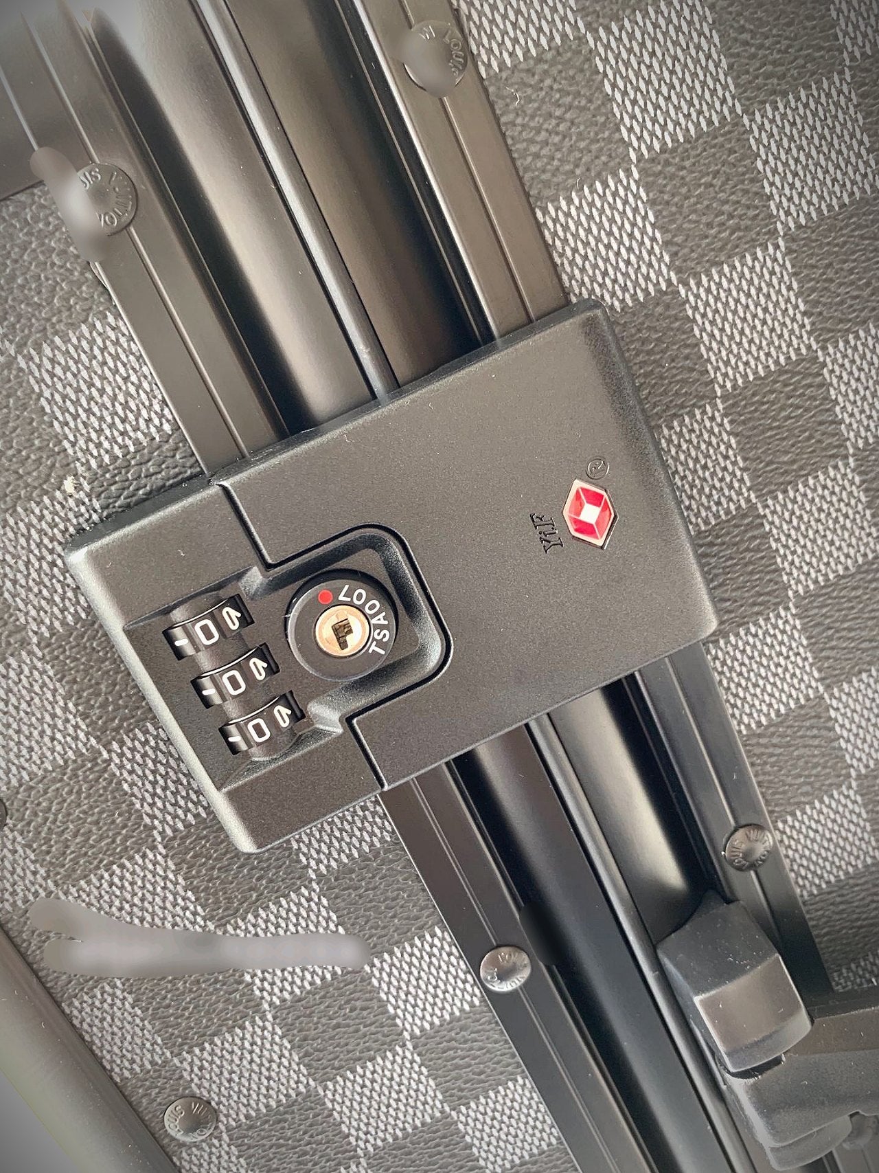 Luxury Grey Checkered Hard Shell Rolling Suitcase with Spinner Wheels