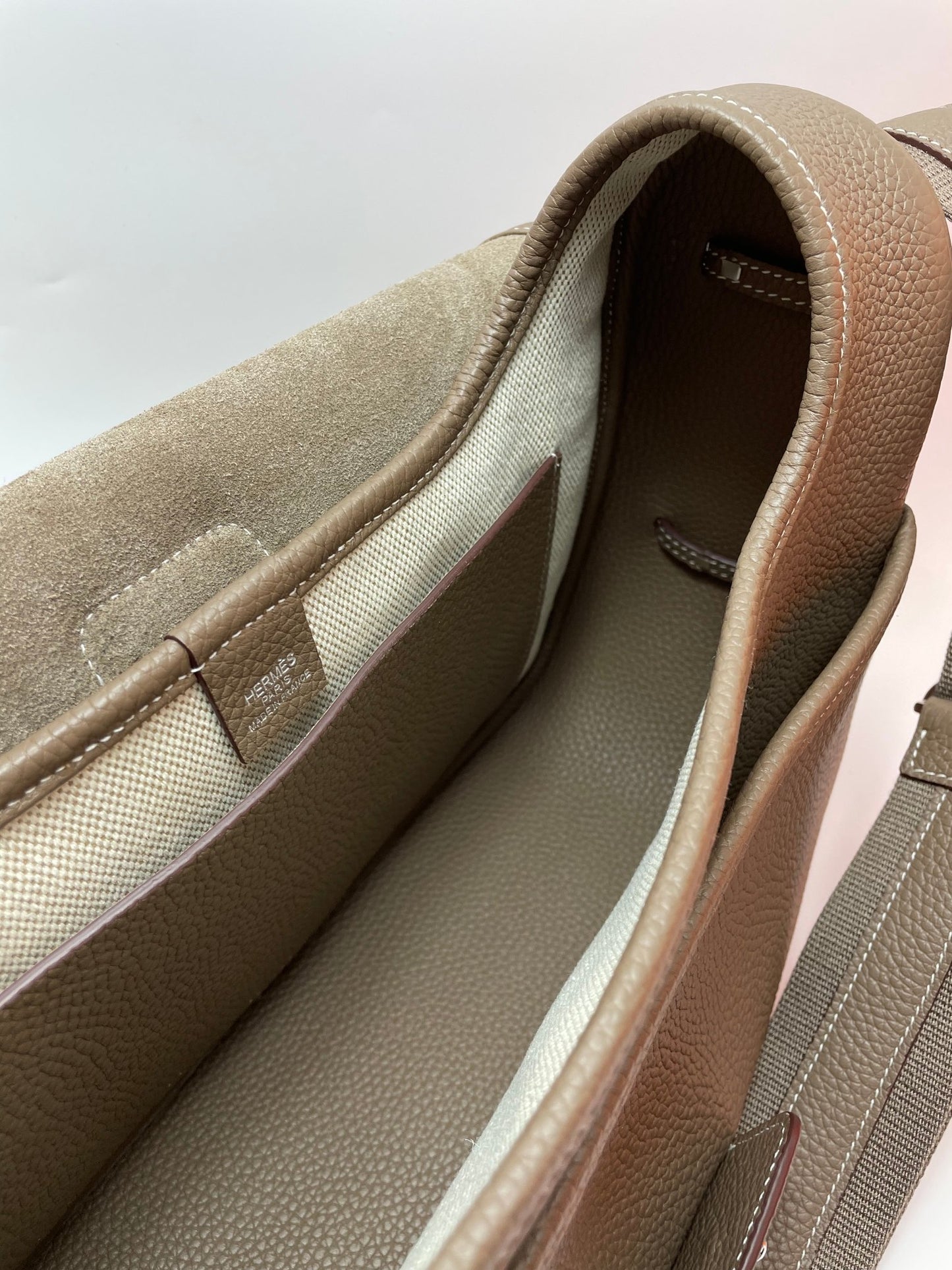 Hermès Jypsiere 28 Shoulder Bag - Taupe Clemence Leather with Palladium Hardware