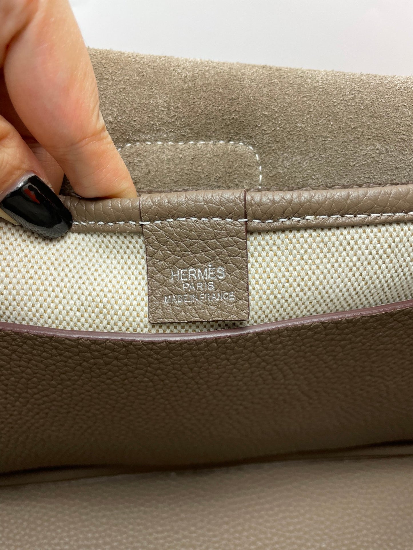 Hermès Jypsiere 28 Shoulder Bag - Taupe Clemence Leather with Palladium Hardware