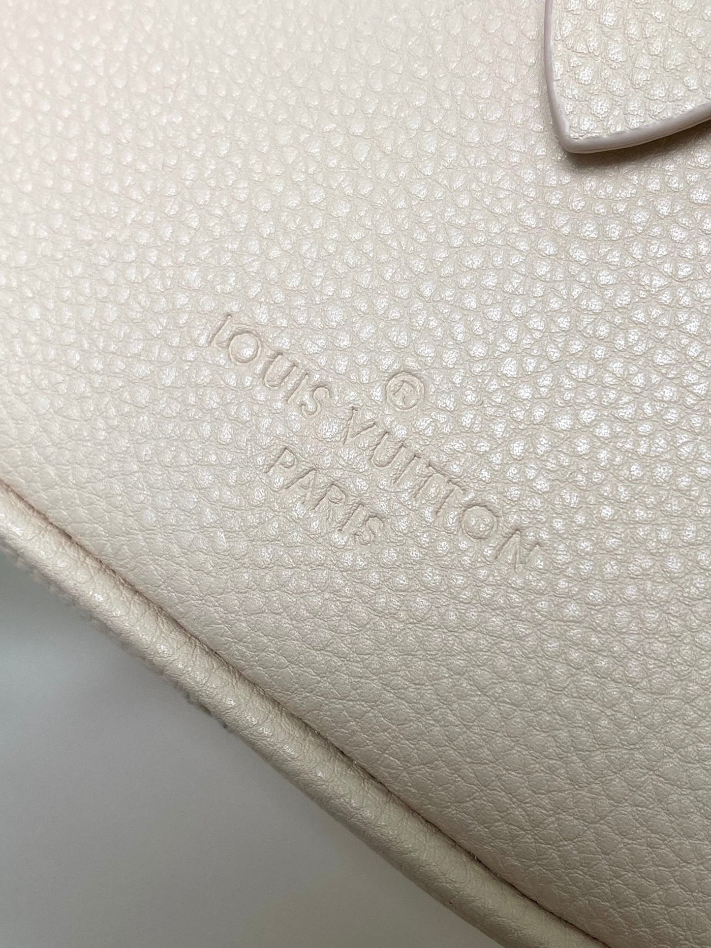 Louis Vuitton Elegant Pastel Pink Leather Monogram Handbag with Chain Strap