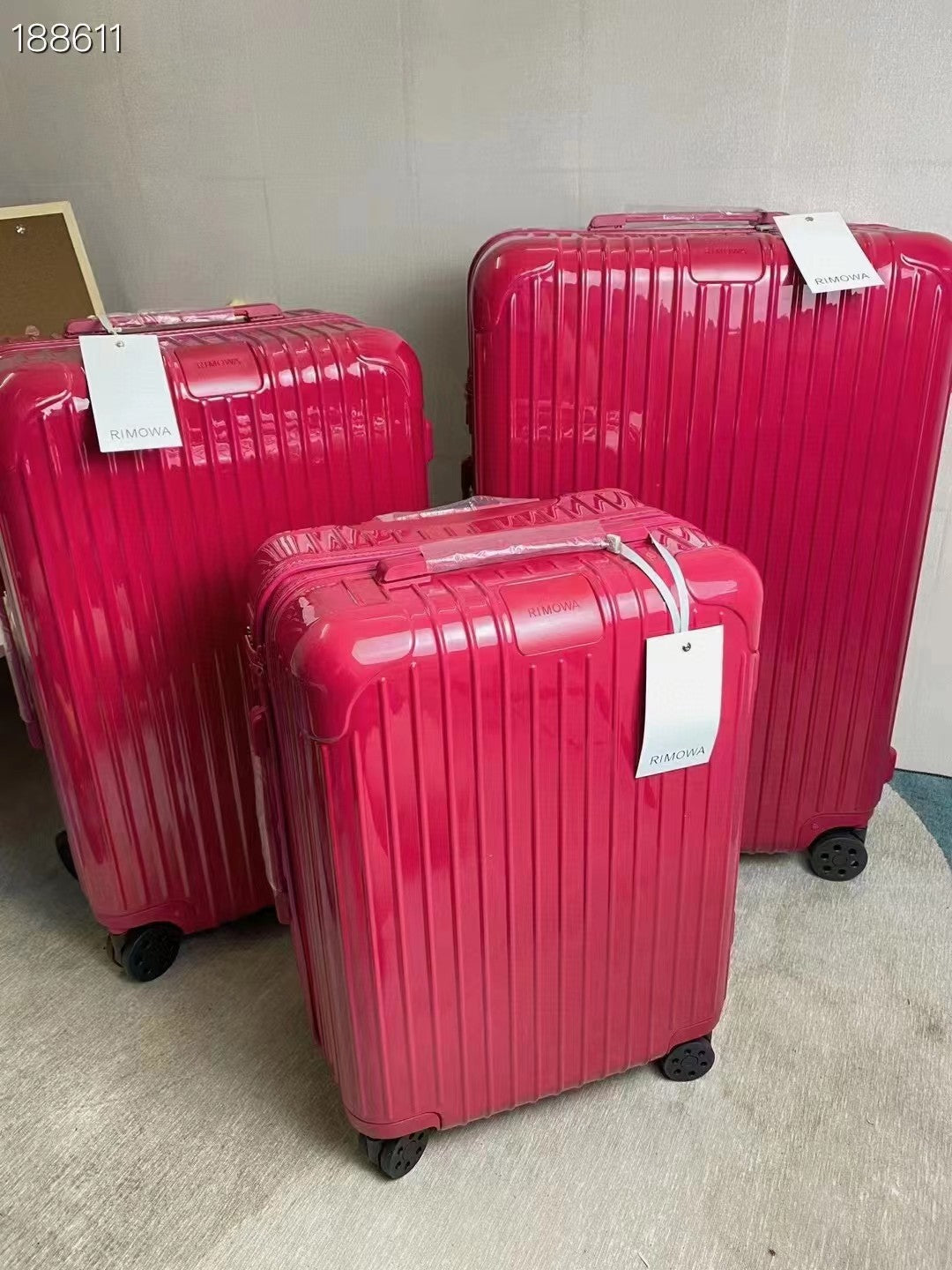 Red Hard Shell 3-Piece Spinner Luggage Set with Wheels