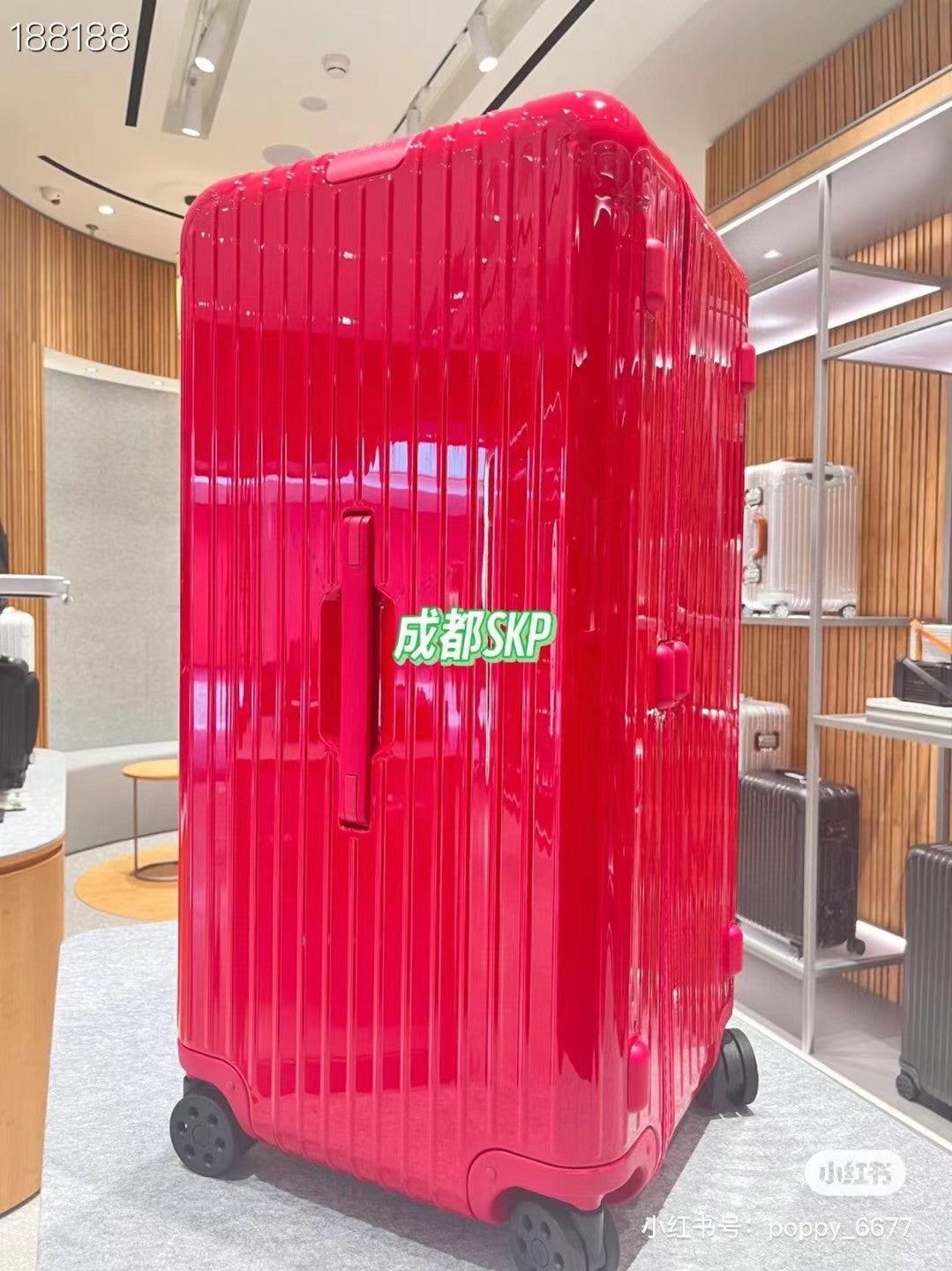 Vibrant Glossy Red Hard Shell Spinner Suitcase for Travel