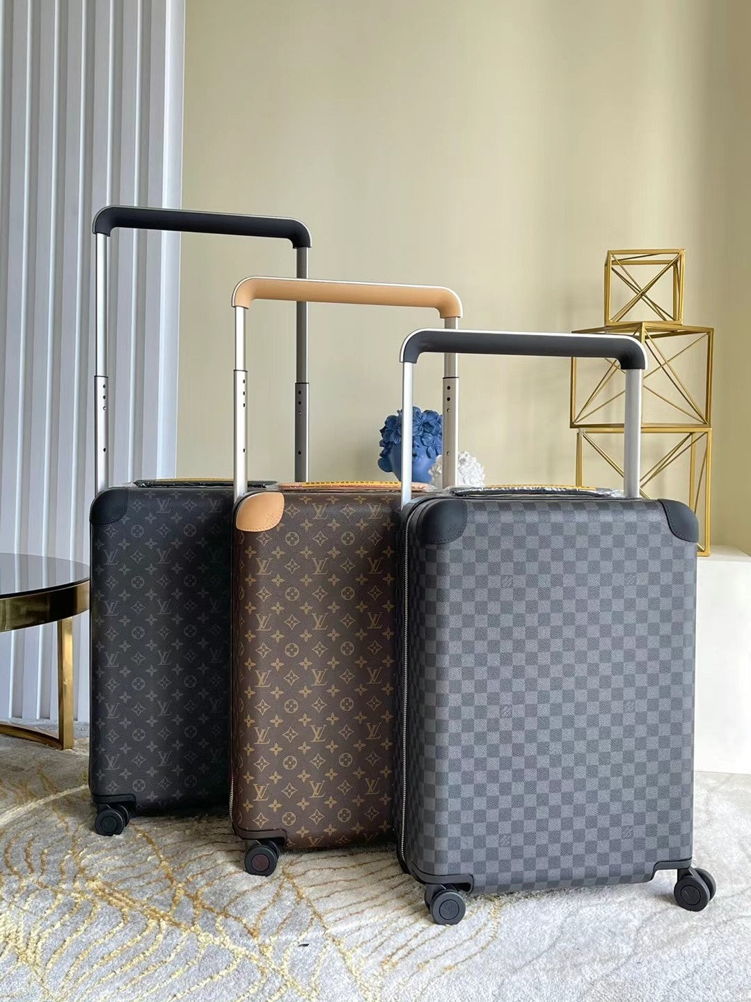 Luxury Checkered and Monogram Rolling Spinner Luggage Suitcases