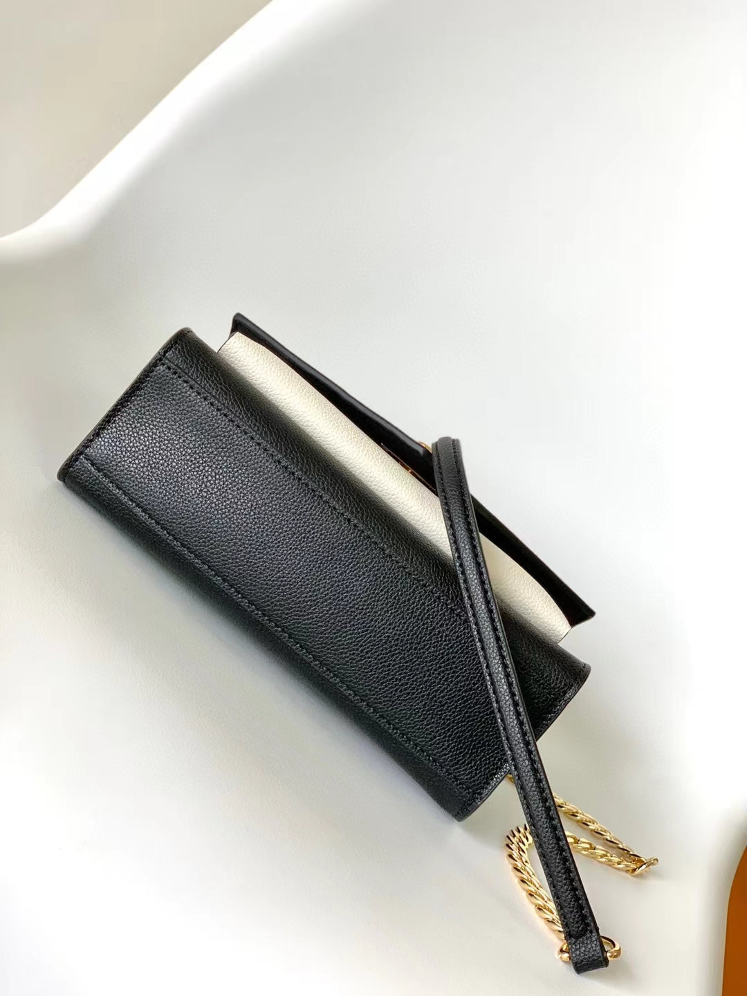Louis Vuitton Black and Cream Leather Envelope Flap Shoulder Bag with Gold Chain