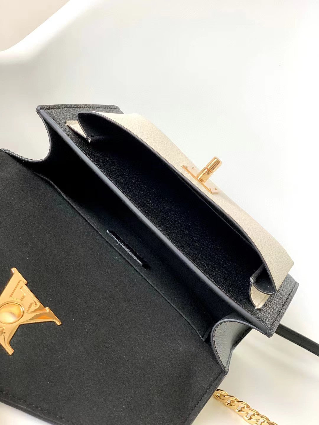 Louis Vuitton Black and Cream Leather Envelope Flap Shoulder Bag with Gold Chain
