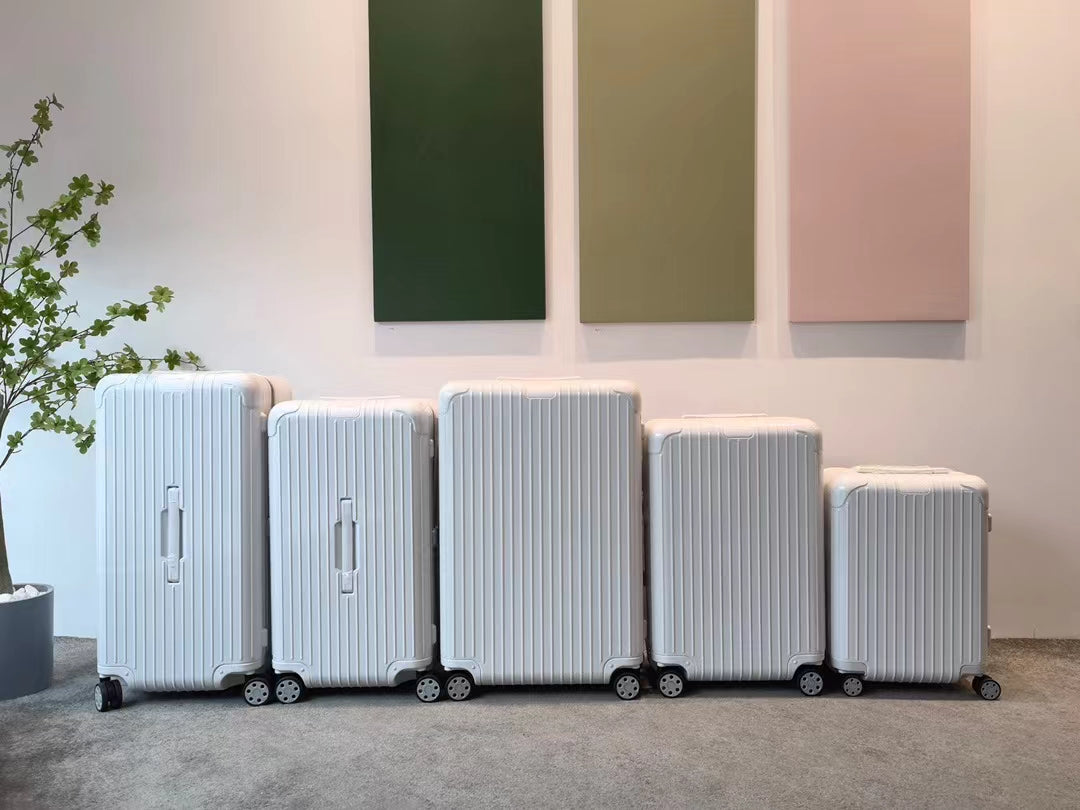 5-Piece Modern White Ribbed Hardshell Spinner Luggage Set