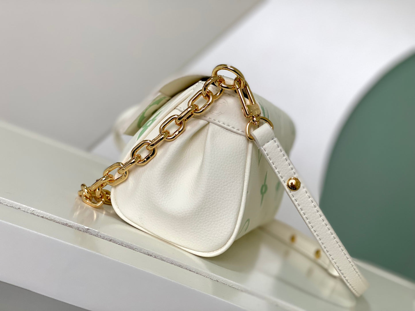 Louis Vuitton White Monogram Pattern Leather Shoulder Bag with Gold Chain Strap