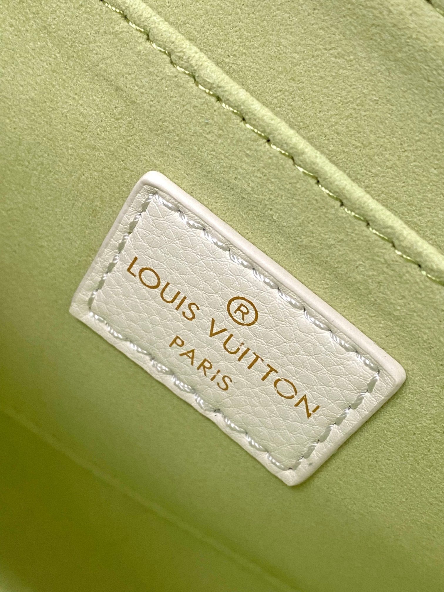 Louis Vuitton White Monogram Pattern Leather Shoulder Bag with Gold Chain Strap
