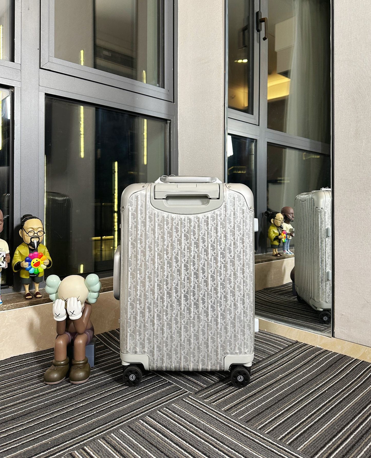 Monogram Pattern Hardside Spinner Suitcase Travel Luggage