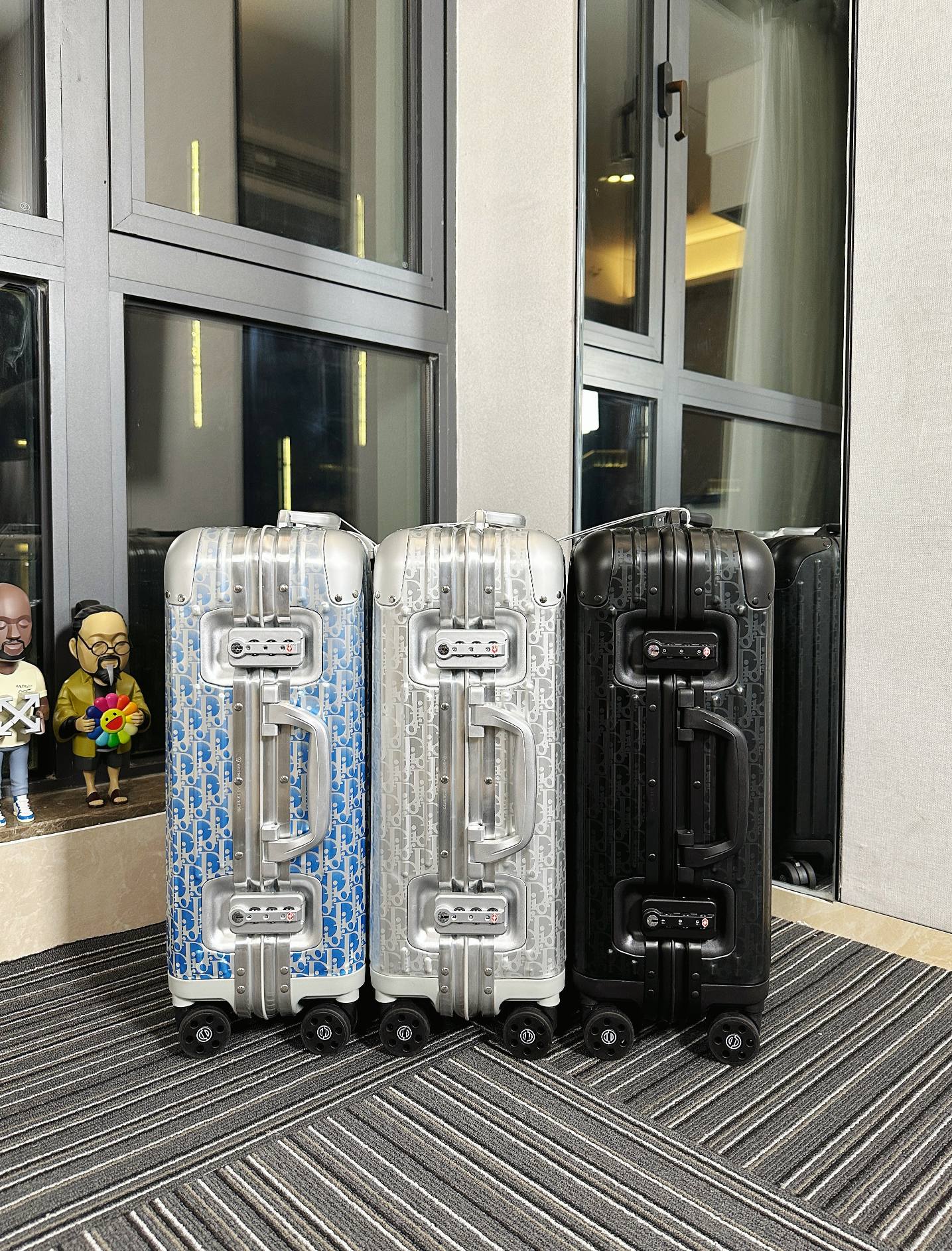 Geometric Textured Hardside Spinner Luggage Travel Suitcase